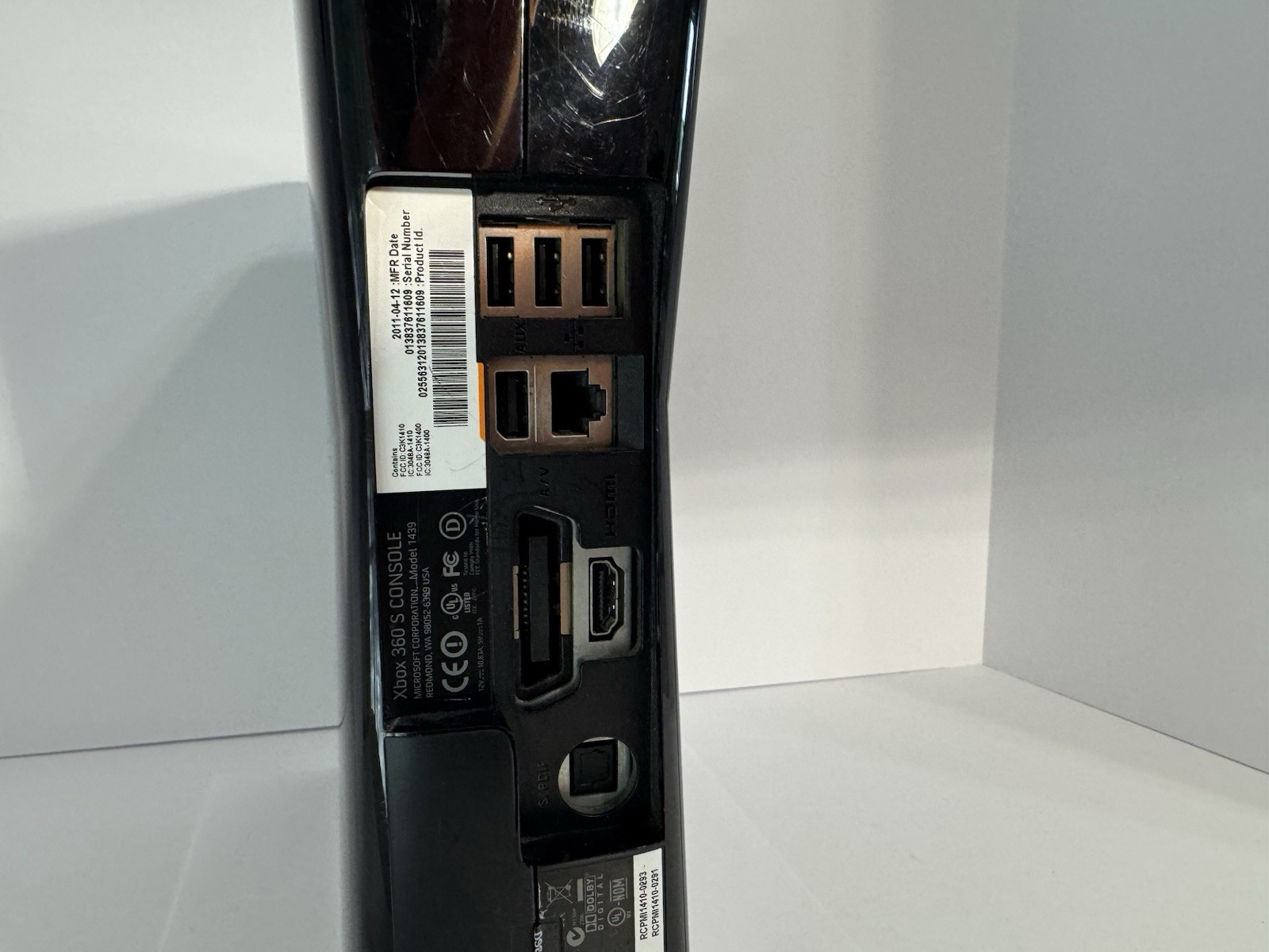 Microsoft Xbox 360 S Black 320GB Home Console HDMI NTSC-U/C 2011