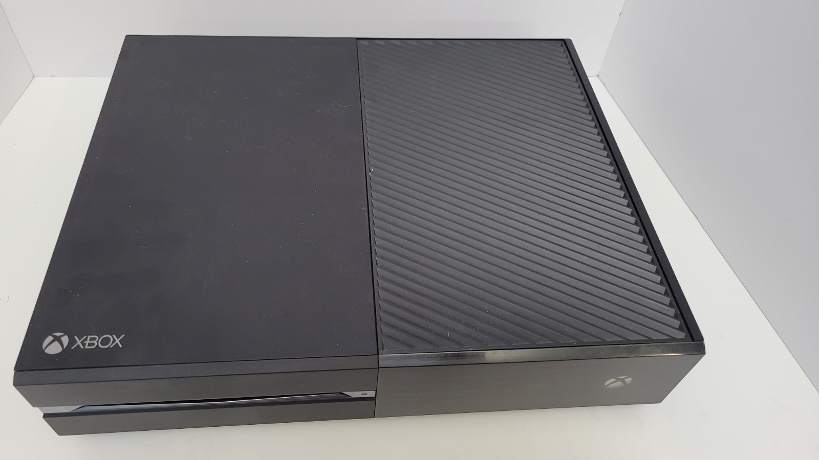 Xbox One Bundle + 2 Games + Controller – 500GB console TESTED
