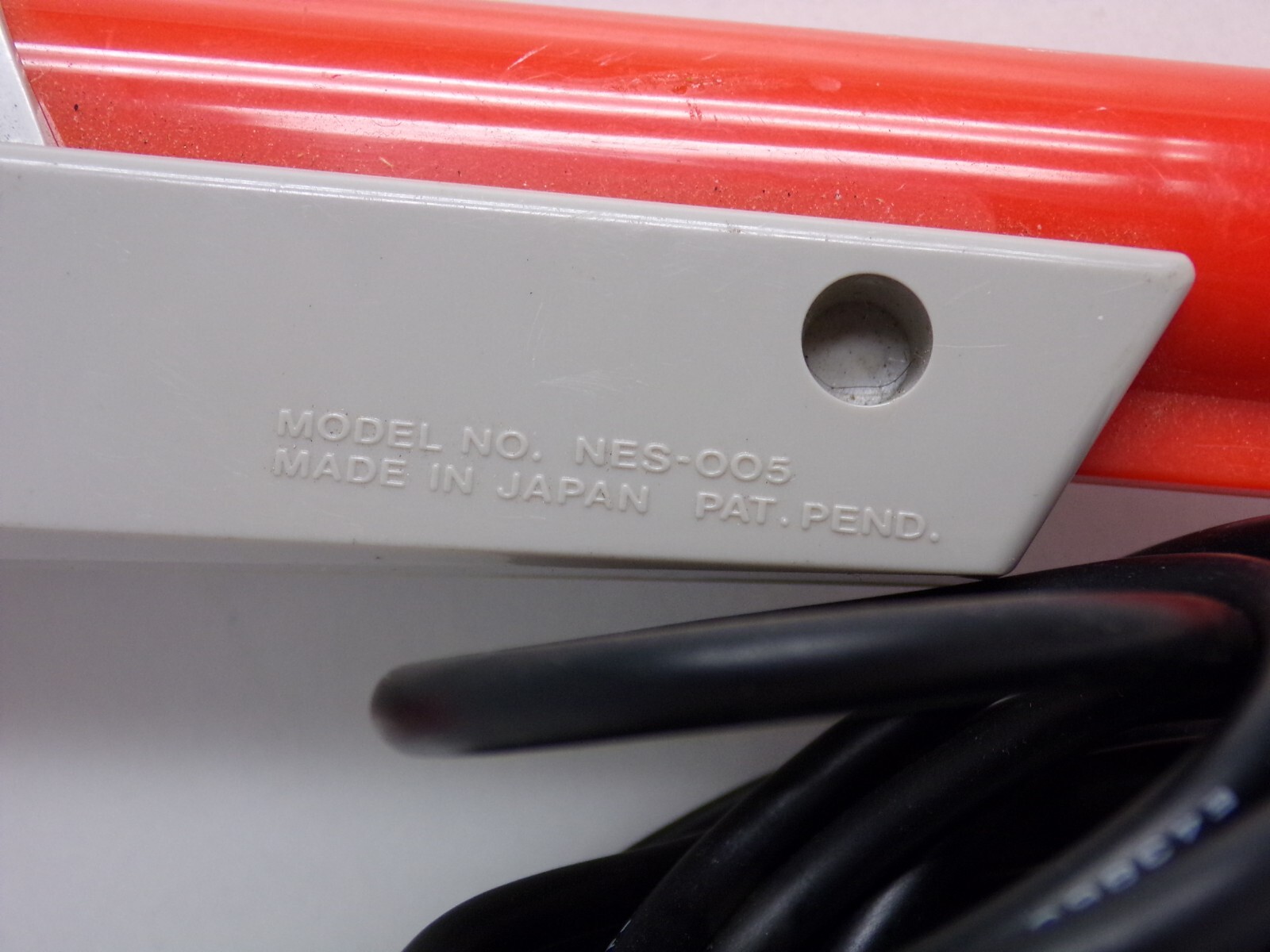 Original Zapper Light Gun for NES Nintendo Entertainment System – 01272322JET