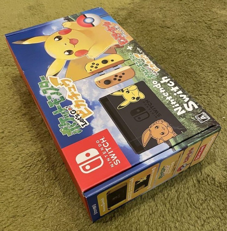 Nintendo Switch Pikachu Edition Pokemon Let’s Go! Pikachu + Poke Ball Plus