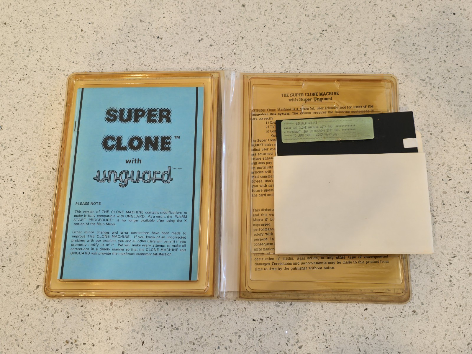 COMMODORE 64 THE CLONE MACHINE 1984 w/ Floppy & Manual 1980s Vintage