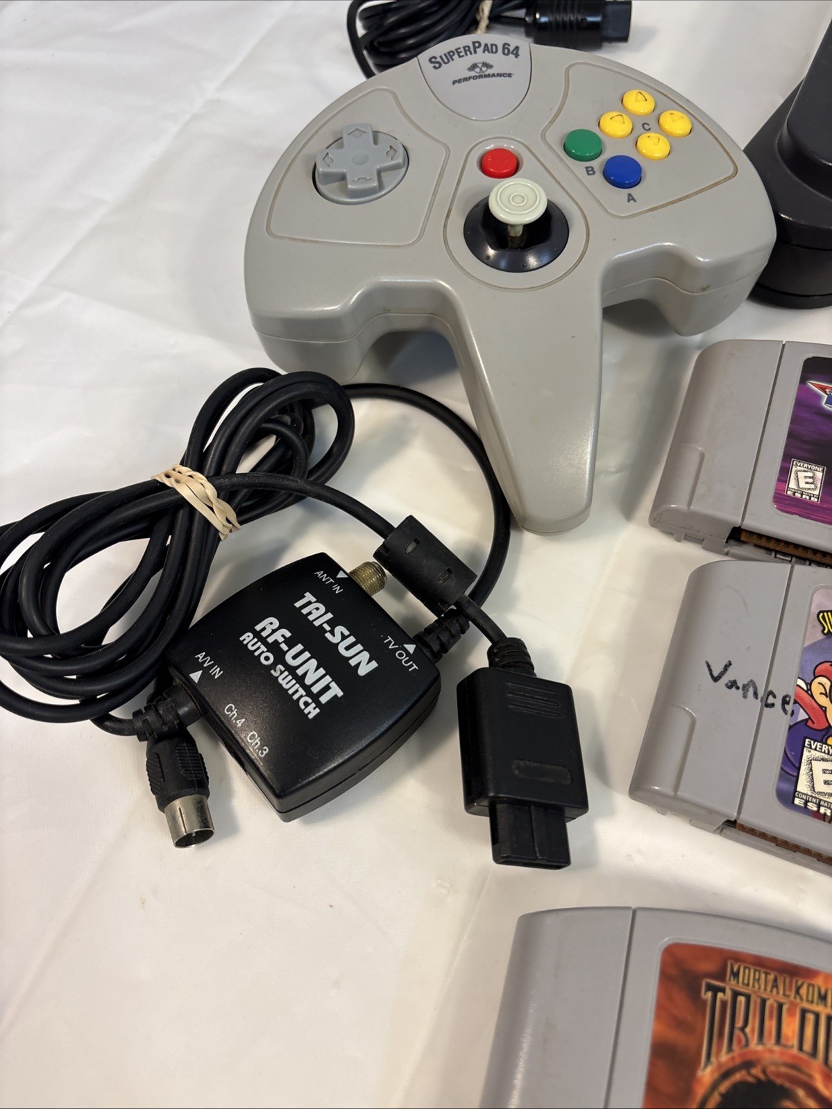 Nintendo 64 N64 Console w/ Memory Expansion 2 Controllers Games & Cords Untested