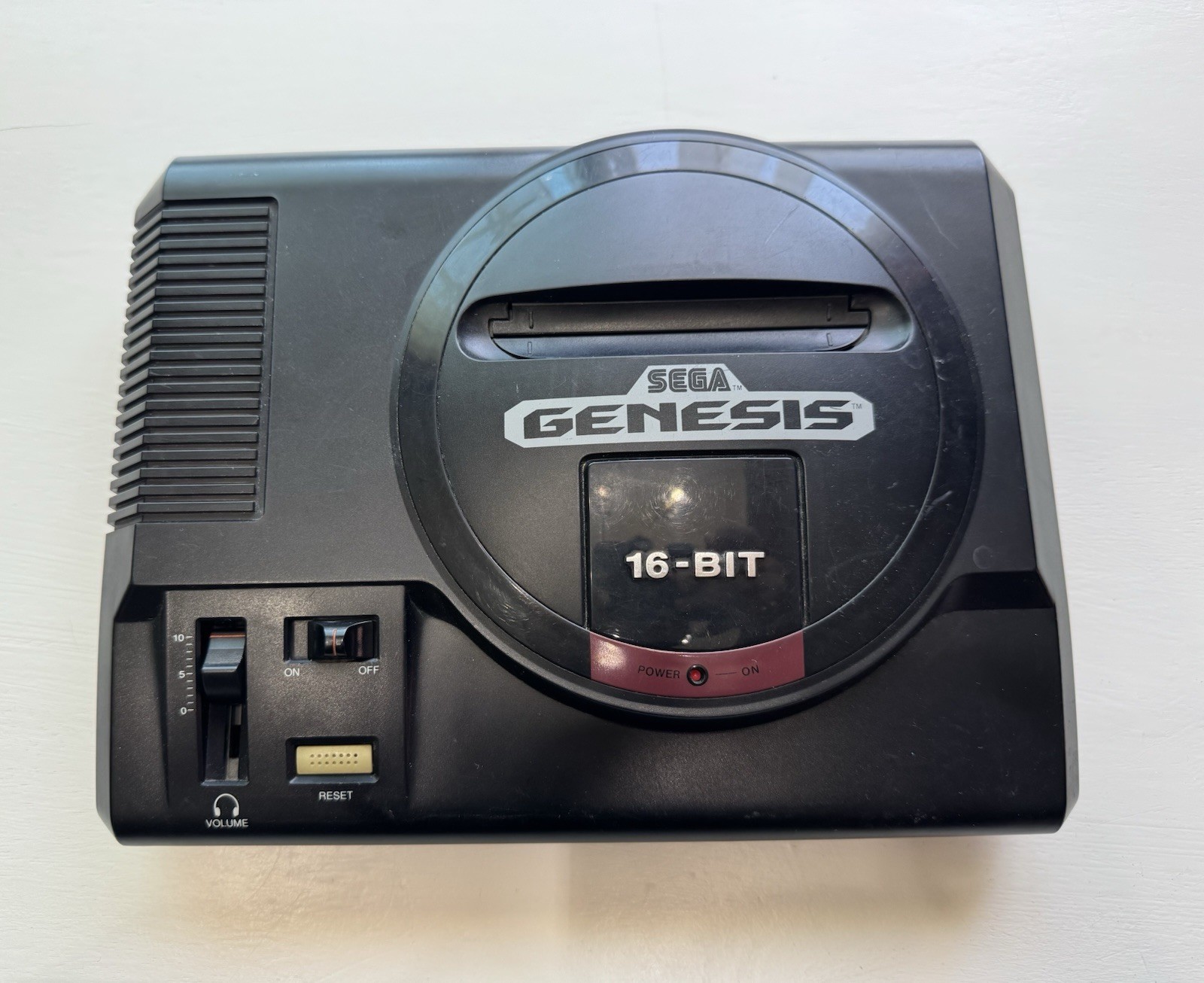 Sega Genesis 16- Bit Model Bundle w/Controller + 2 Sonic Games – Tested