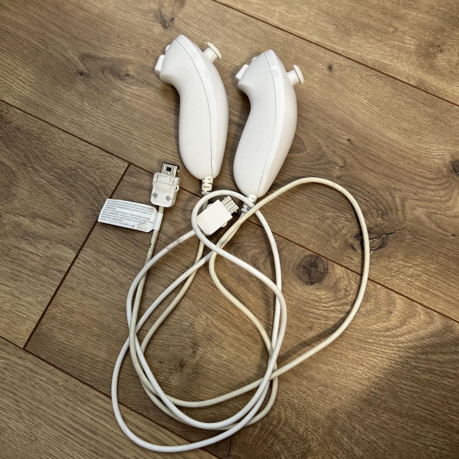 Nintendo Wii Console White Complete Set with Wires & Controller – Tested