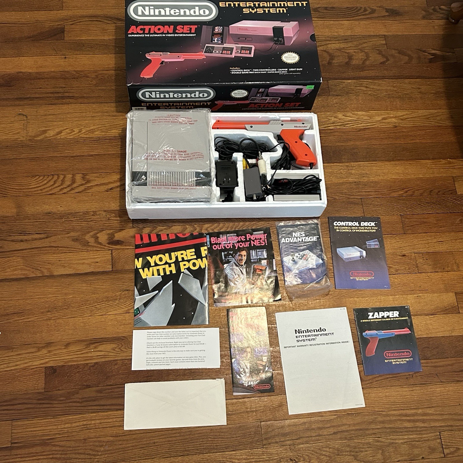 Nintendo NES Console Action Set Complete CIB Mario Duck Hunt – AMAZING Condition