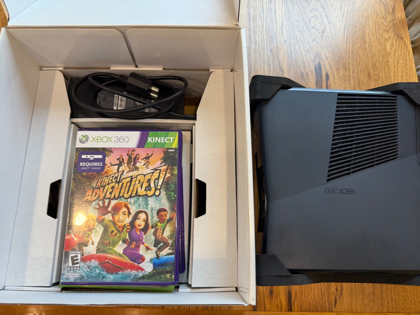Microsoft Xbox 360 S 250GB Console, Kinect, Controller, and a few of Games