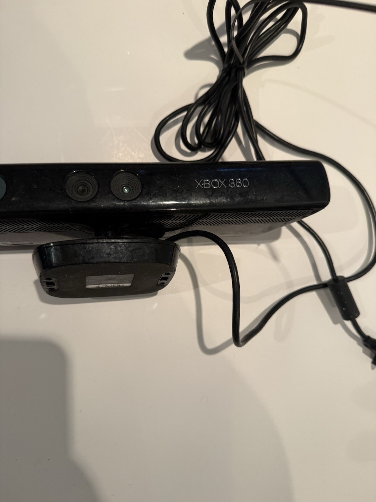 Microsoft Xbox 360 Console Bundle Kinect Sensor 1414 Wired Controller