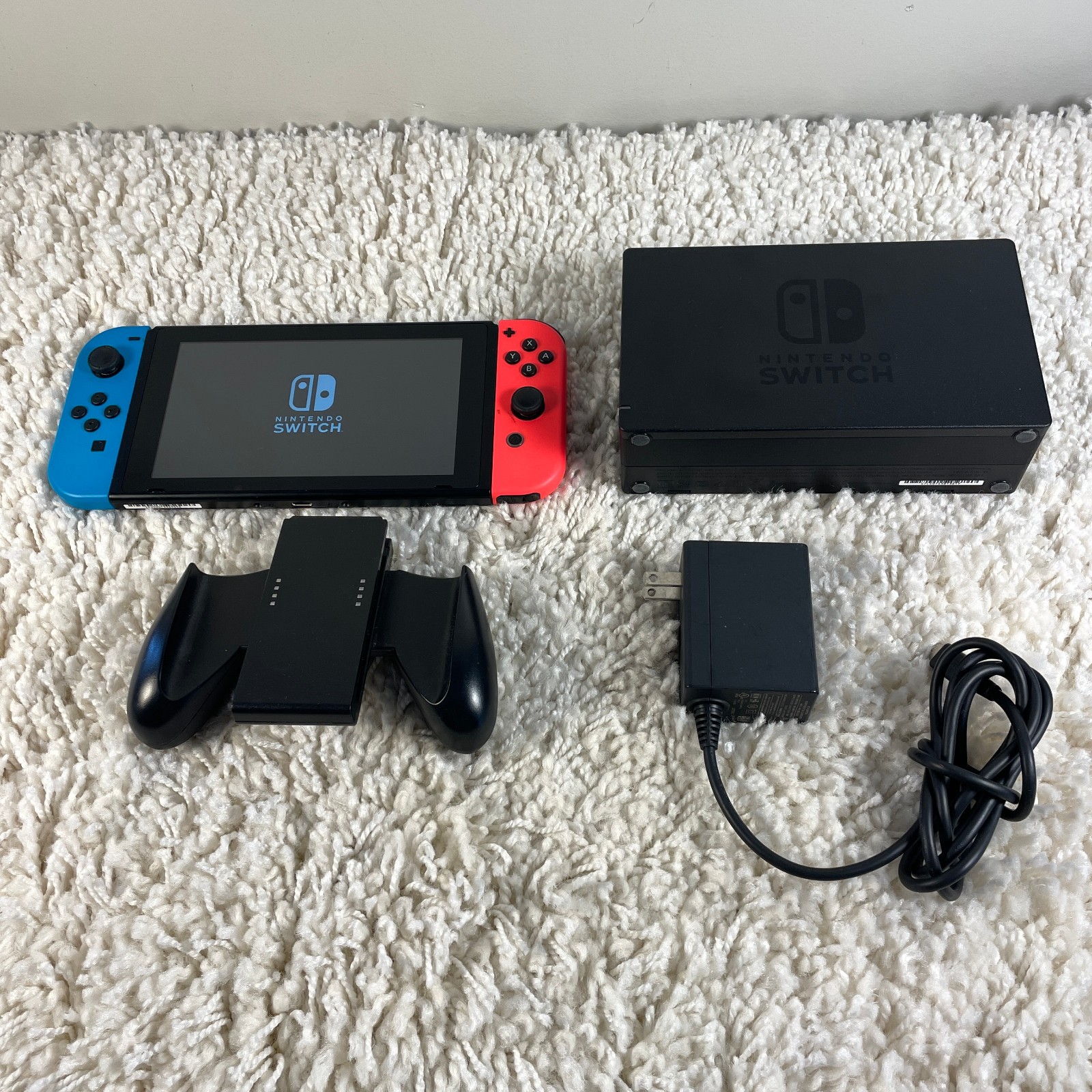 Nintendo Switch V2 HAC-001 (-01) Console System Bundle Red Blue Joycon Tested