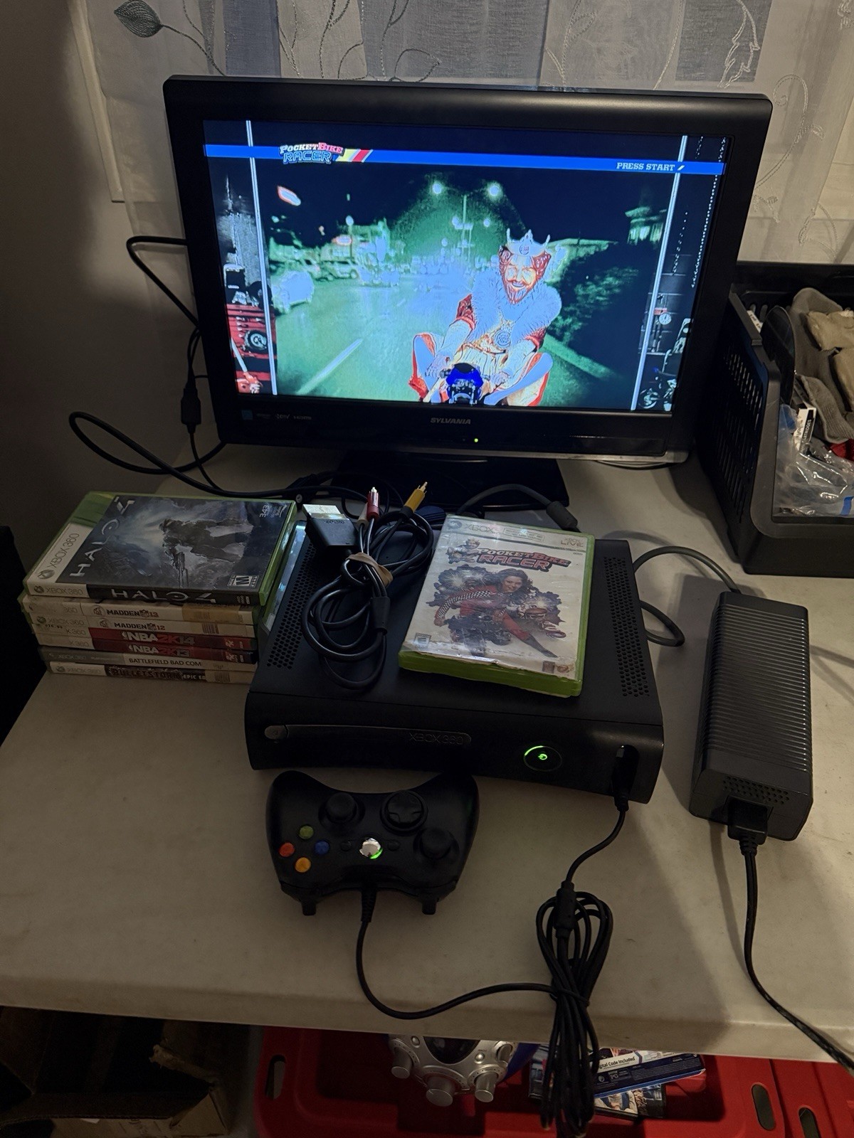 Xbox 360 Elite 4GB Console W Games & Controller & Power Brick Bundle