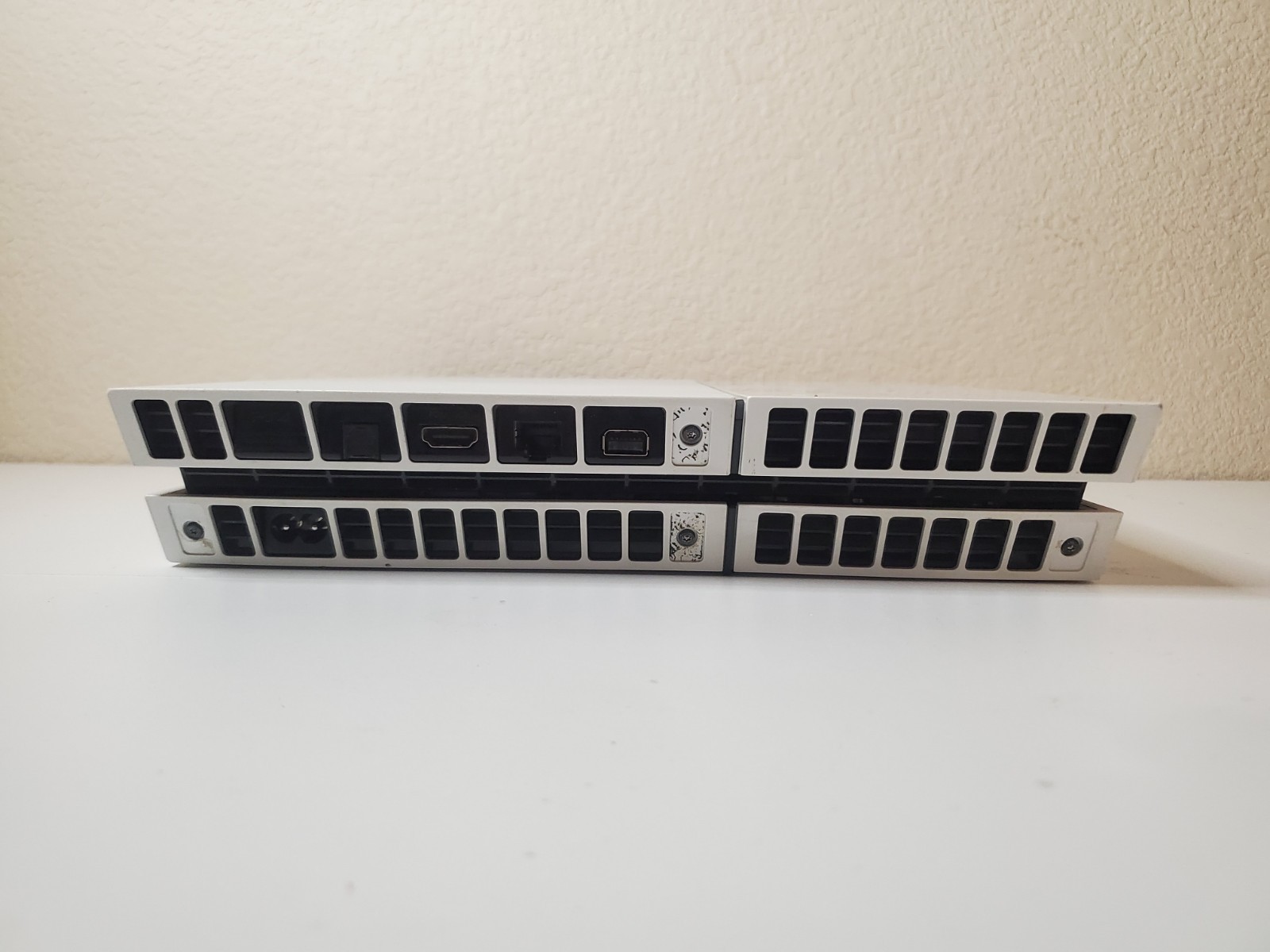 PS4 White Low Firmware 10.01