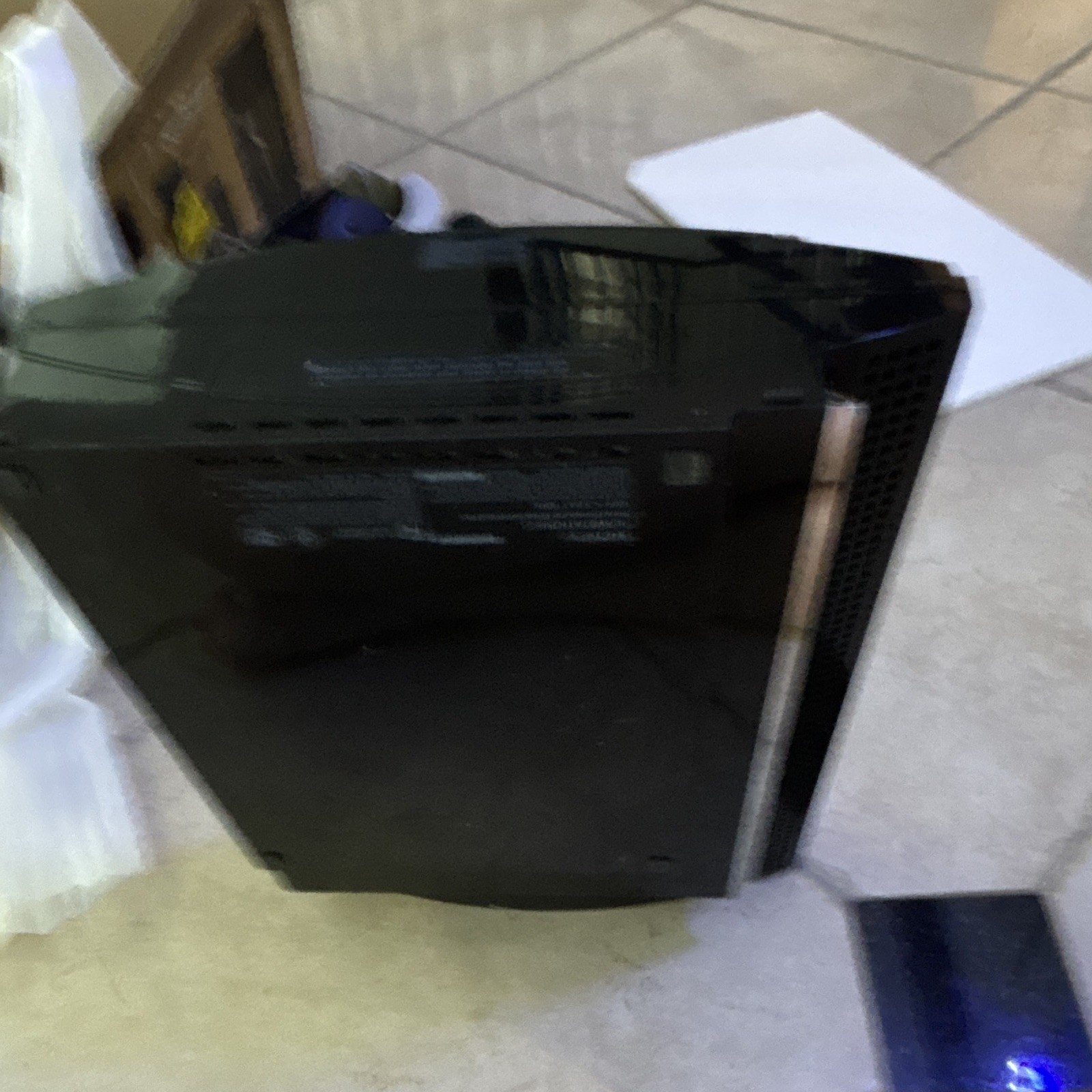 PS3 Slim Black w/ two Controller Ceche 01 serial number : CE922184123