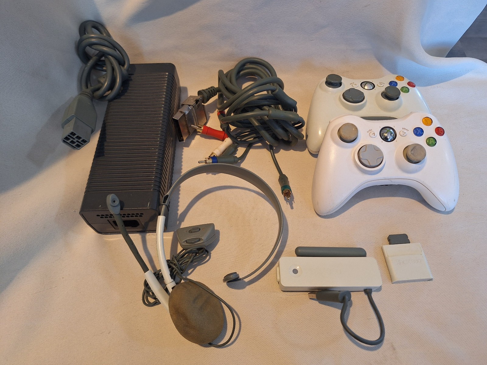 Xbox 360 White Console, 60 GB, 2 controllers, headset, wifi adapter, memory card