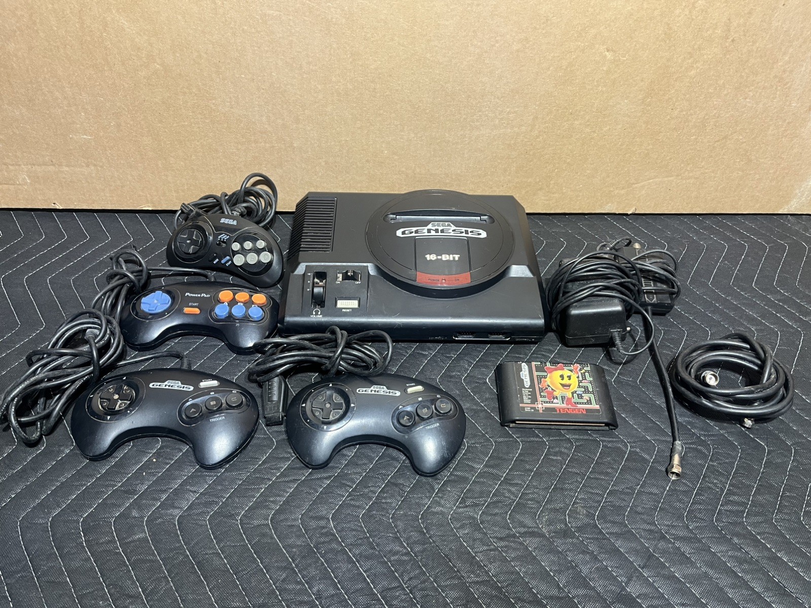 Sega Genesis Model 1601 Gen 1 Console System Bundle – Tested With ms Pac-Man