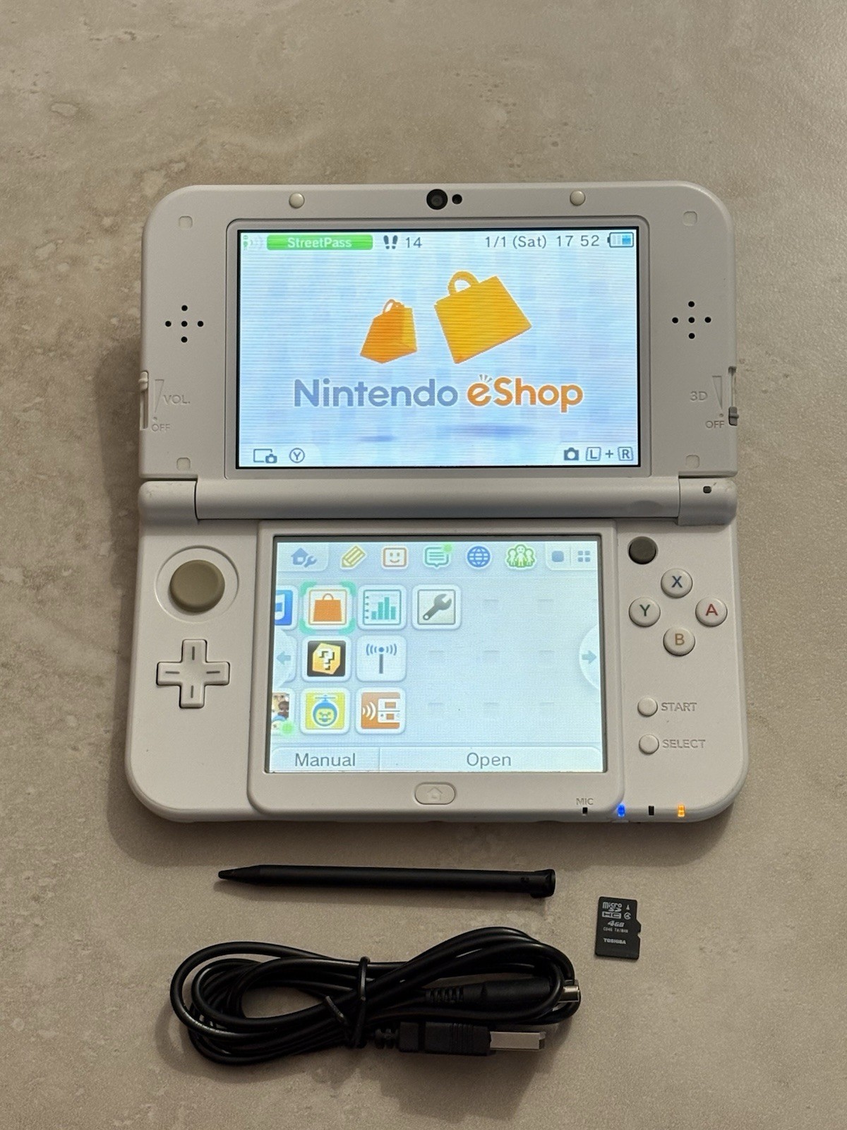 New Nintendo 3DS LL XL Pearl White Region Free USA Seller Bottom IPS Excellent