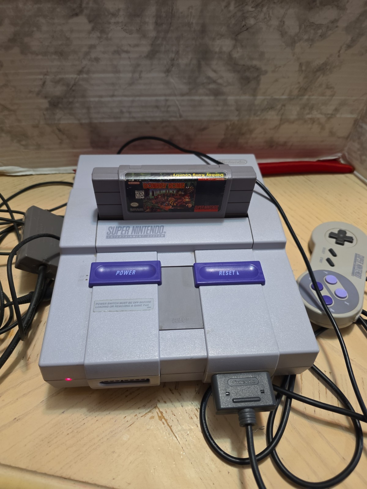 Super Nintendo Console System SNS-001 + Donkey Kong Country SNES Bundle Set