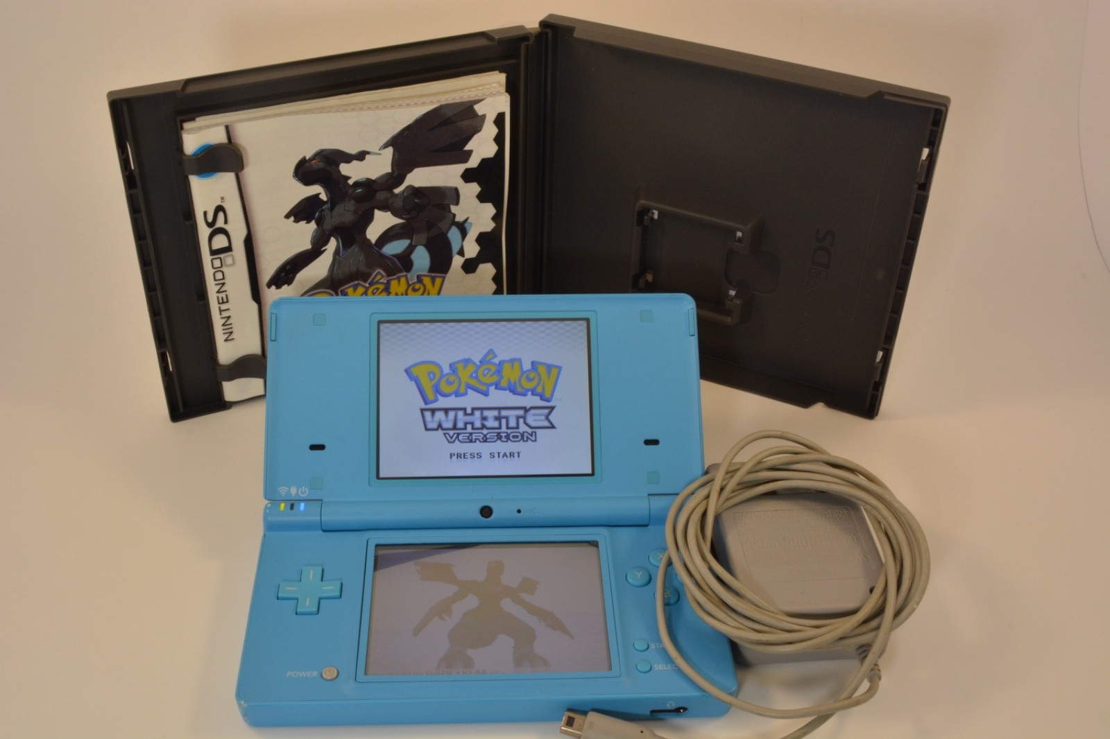 Nintendo DSi Light Blue Console & Pokemon White Version CIB Authentic Clean