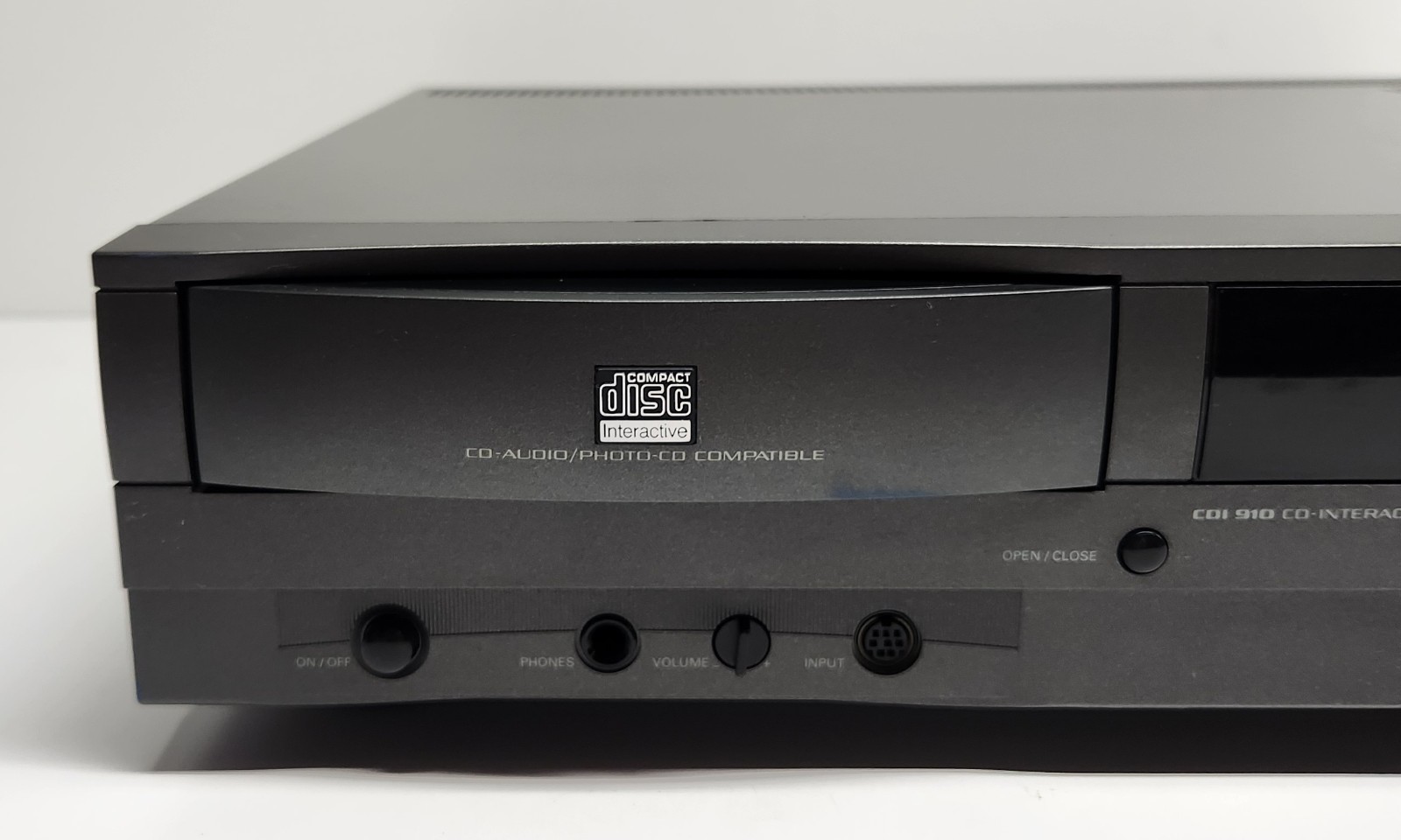 Philips CDI-910 Console/System ONLY – PARTS Or REPAIR Powers On – Won’t Read