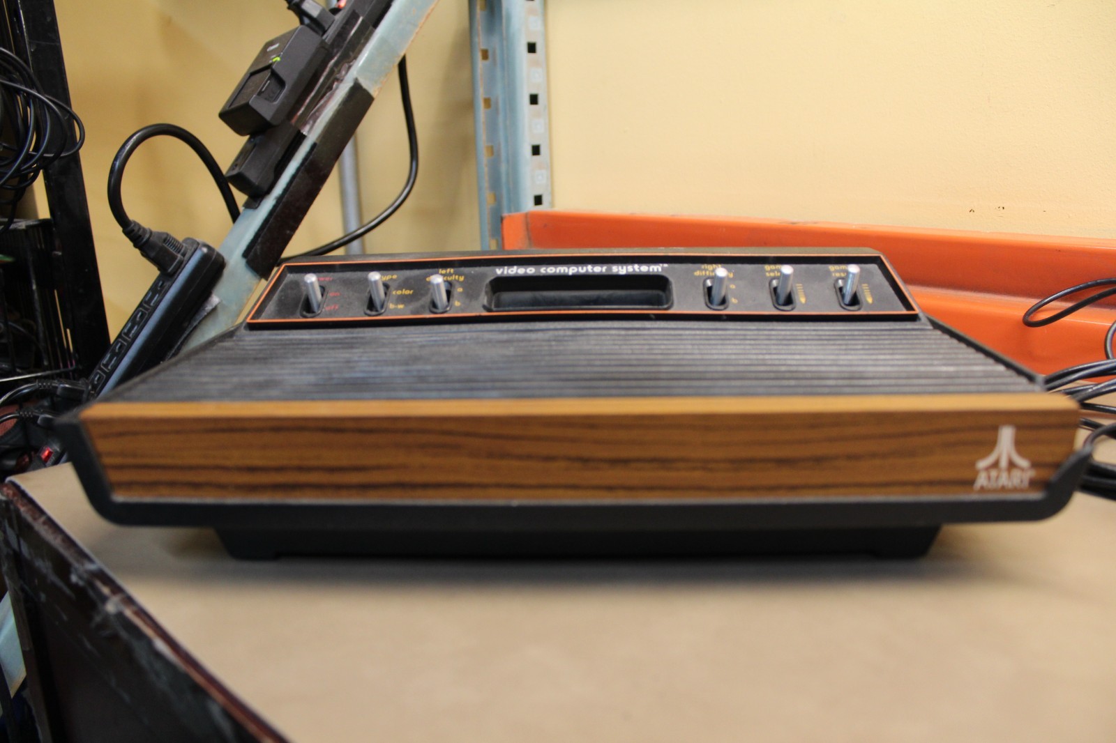 Vtg Atari Wood Grain Front Video Computer System Console UNTESTED