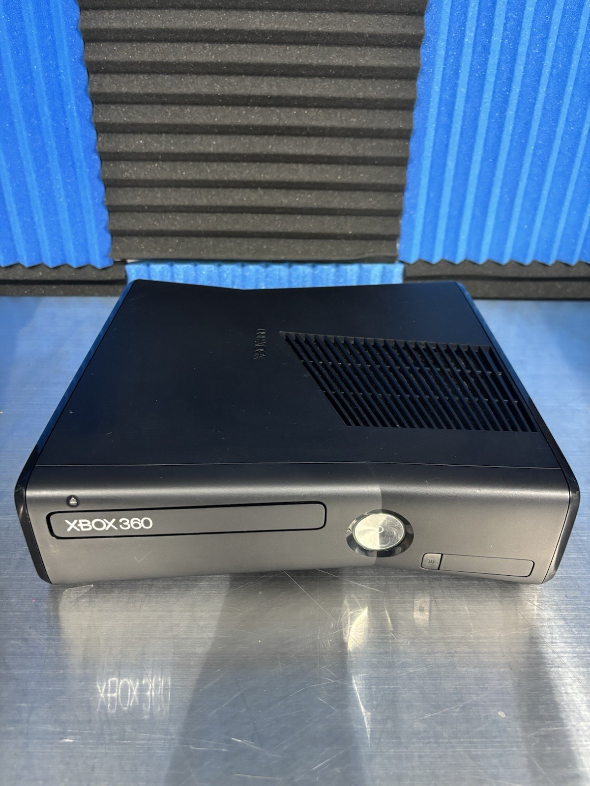 Microsoft Xbox 360 S Console 250GB W/ 2 Controllers And Kinect