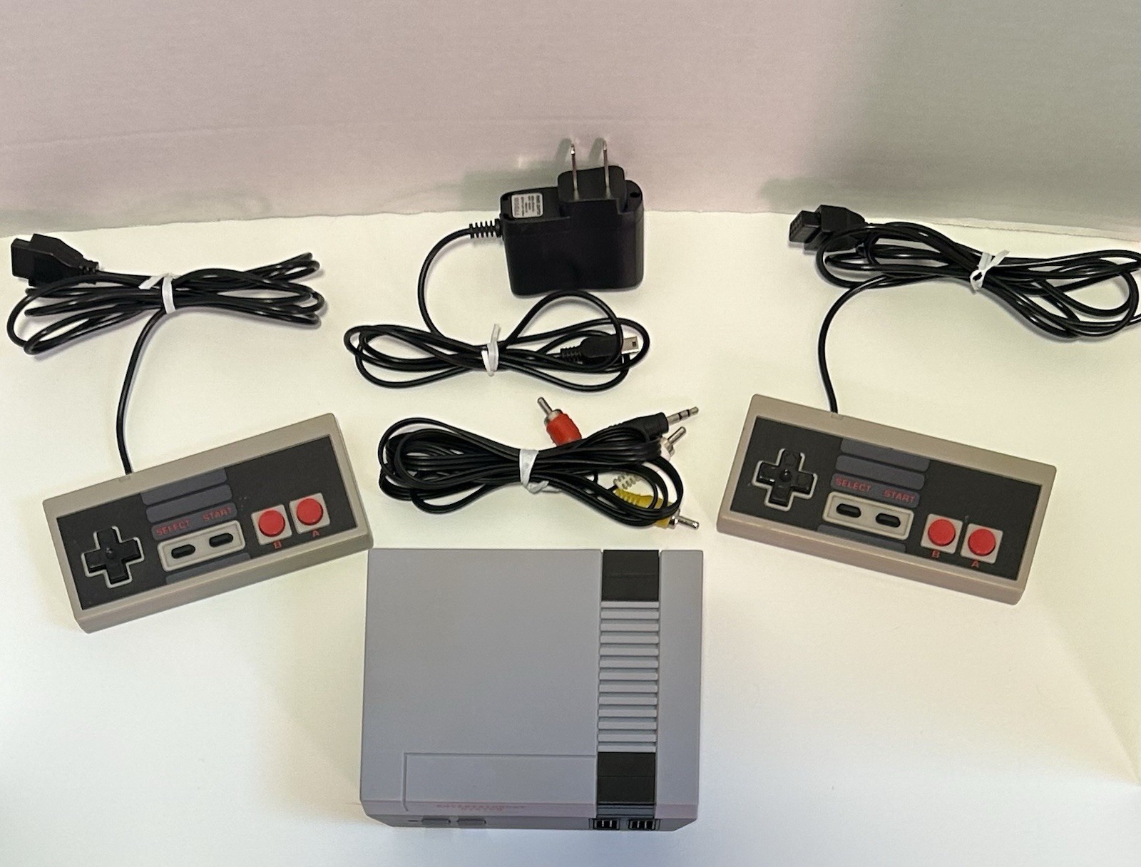 Knockoff NES Classic Edition OEM Mini Console, Controller & Cords 88 Games In 1