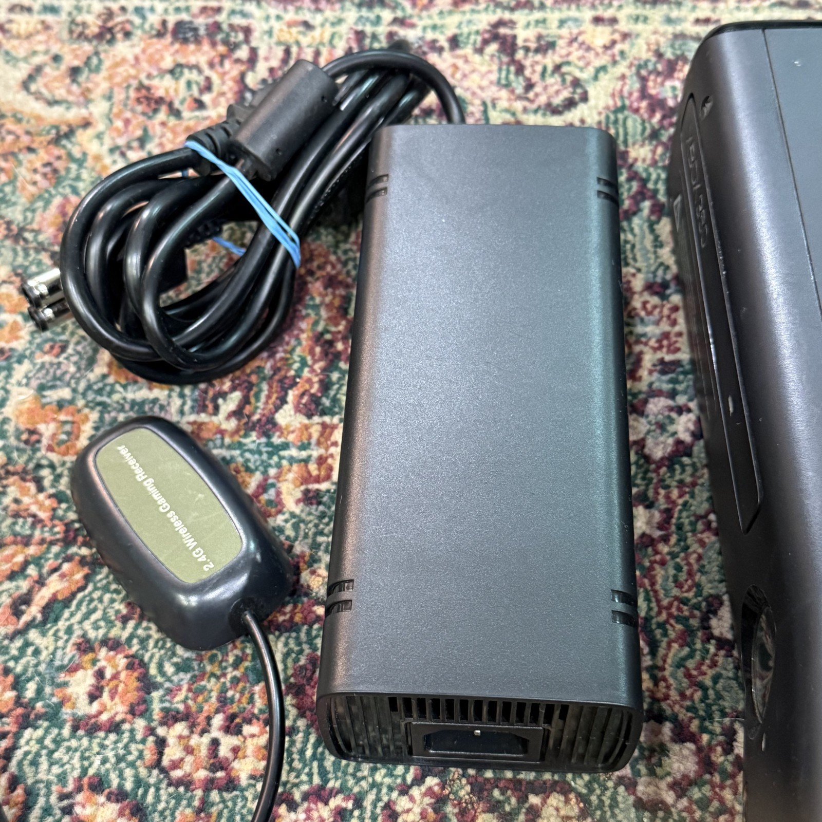 Microsoft Xbox 360 S 4GB Console Bundle 2 Controllers Power Supply – Tested 1439