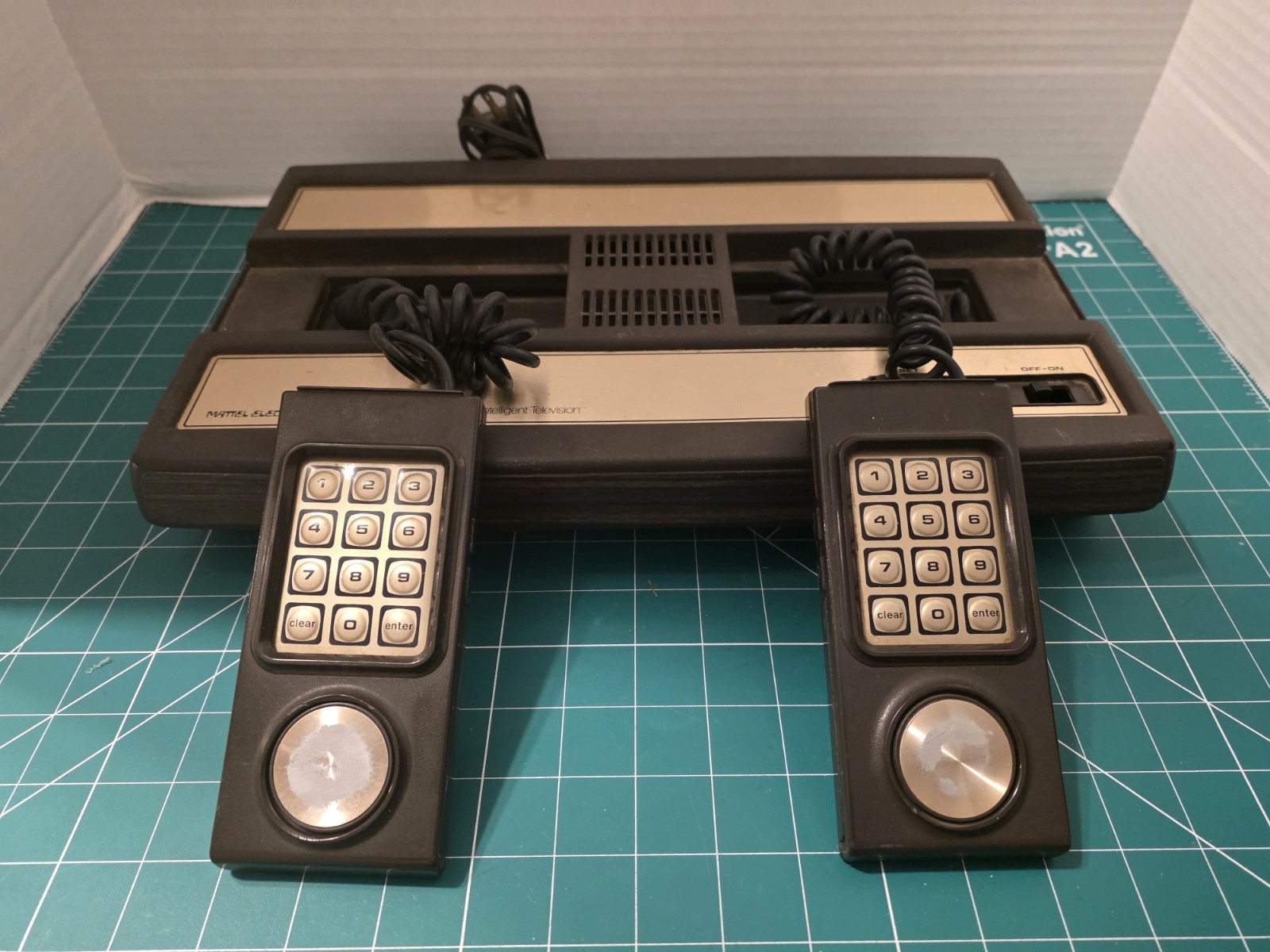 IntelliVision Classic Game Console (NOT WORKING/FOR PARTS) Clean
