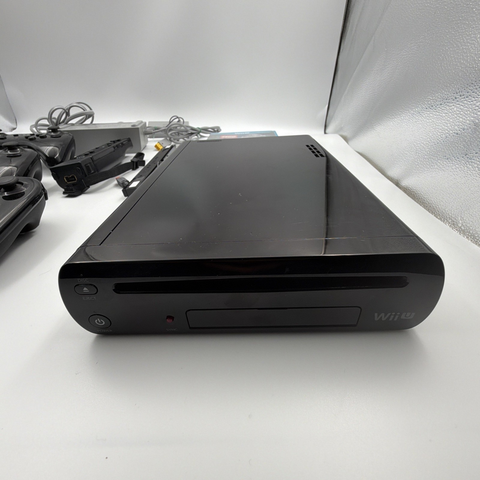 Nintendo Wii U Console Bundle Tested Working Reset 2 Pro Controllers + Game