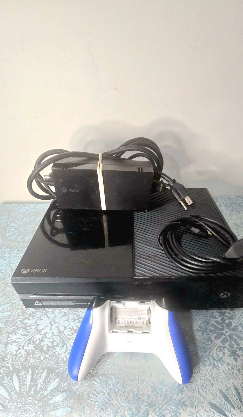 Xbox One 500GB Console Bundle – Controller – Power & HDMI Cord – Tested
