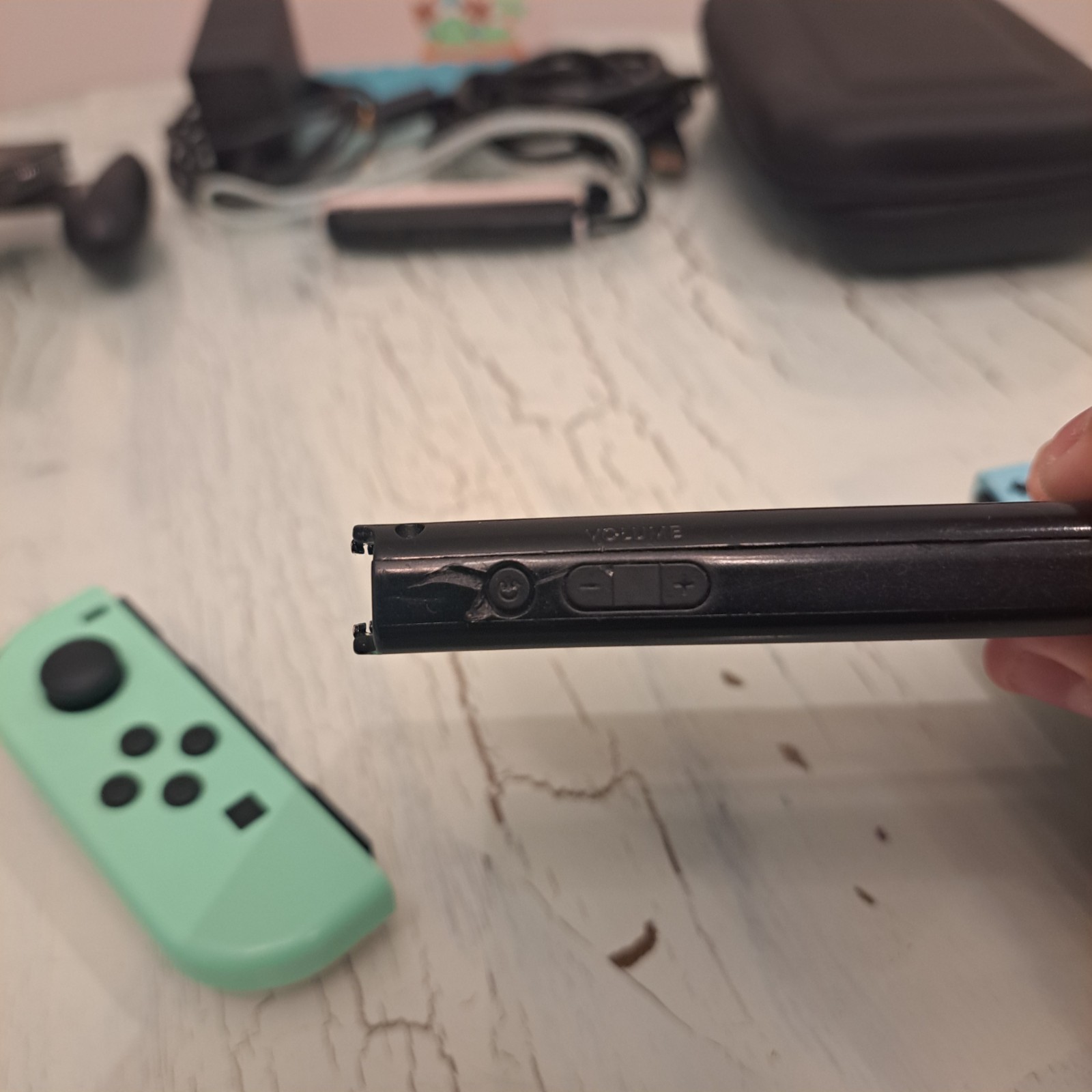 Nintendo Switch Animal Crossing Edition Console Bundle – Left Rail Charge Issue