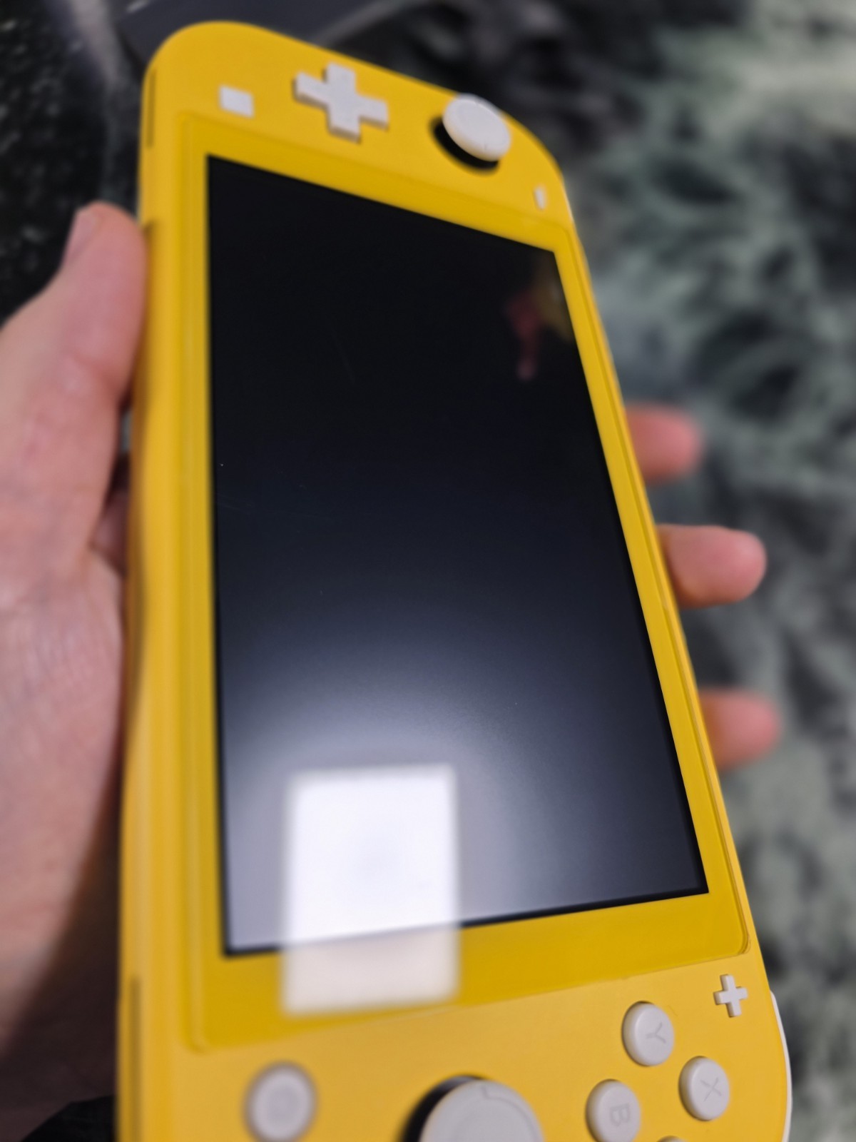Nintendo Switch Lite Yellow Console Mint Condition w/ScreenProtector +Charger