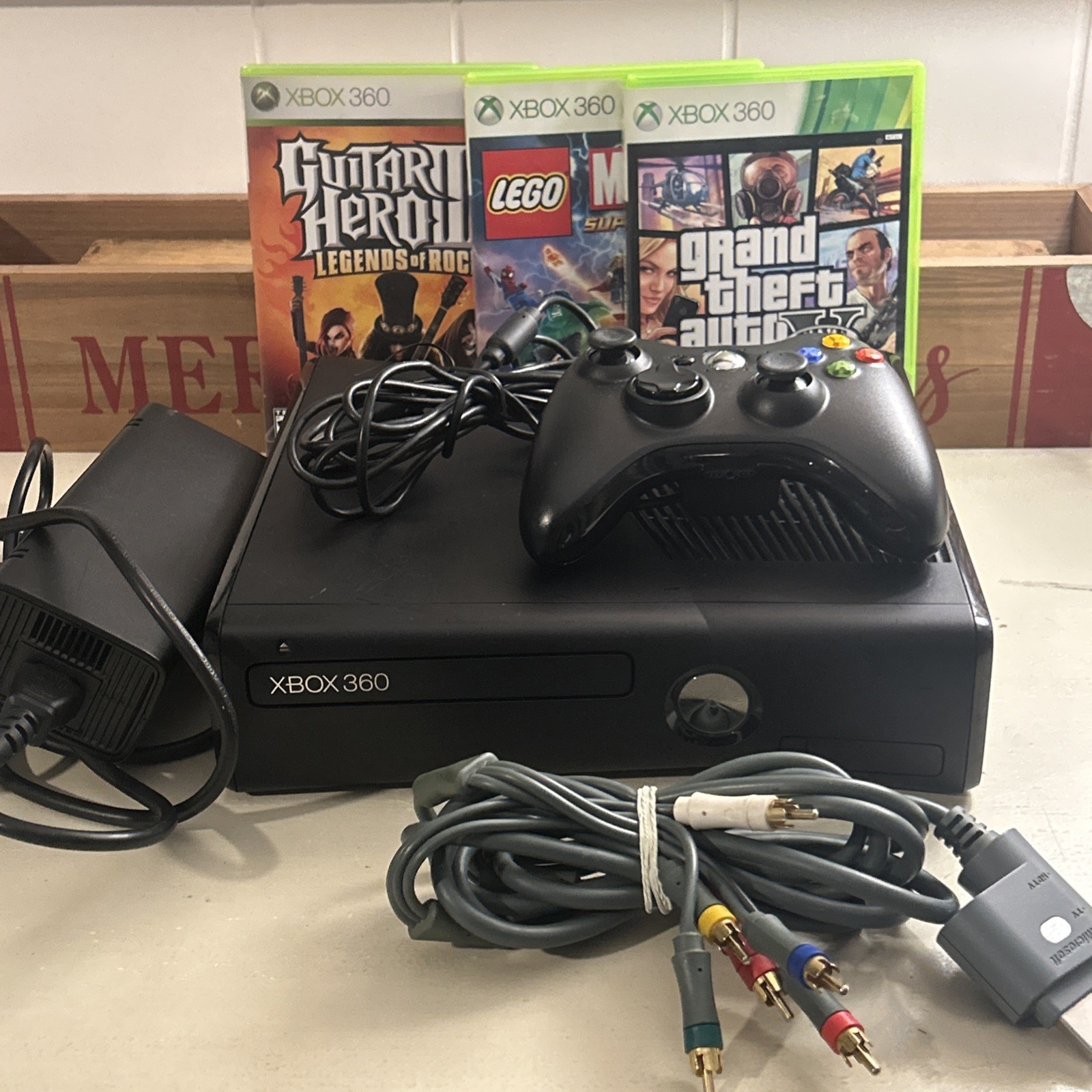 Xbox 360 S Slim Console Bundle Lot with three games and one Controller Tested