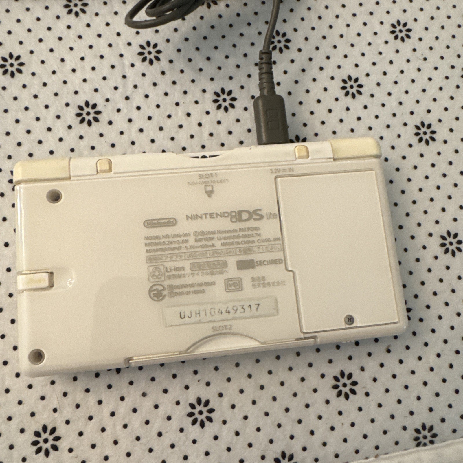 Nintendo DS Lite Handheld Console – Polar White
