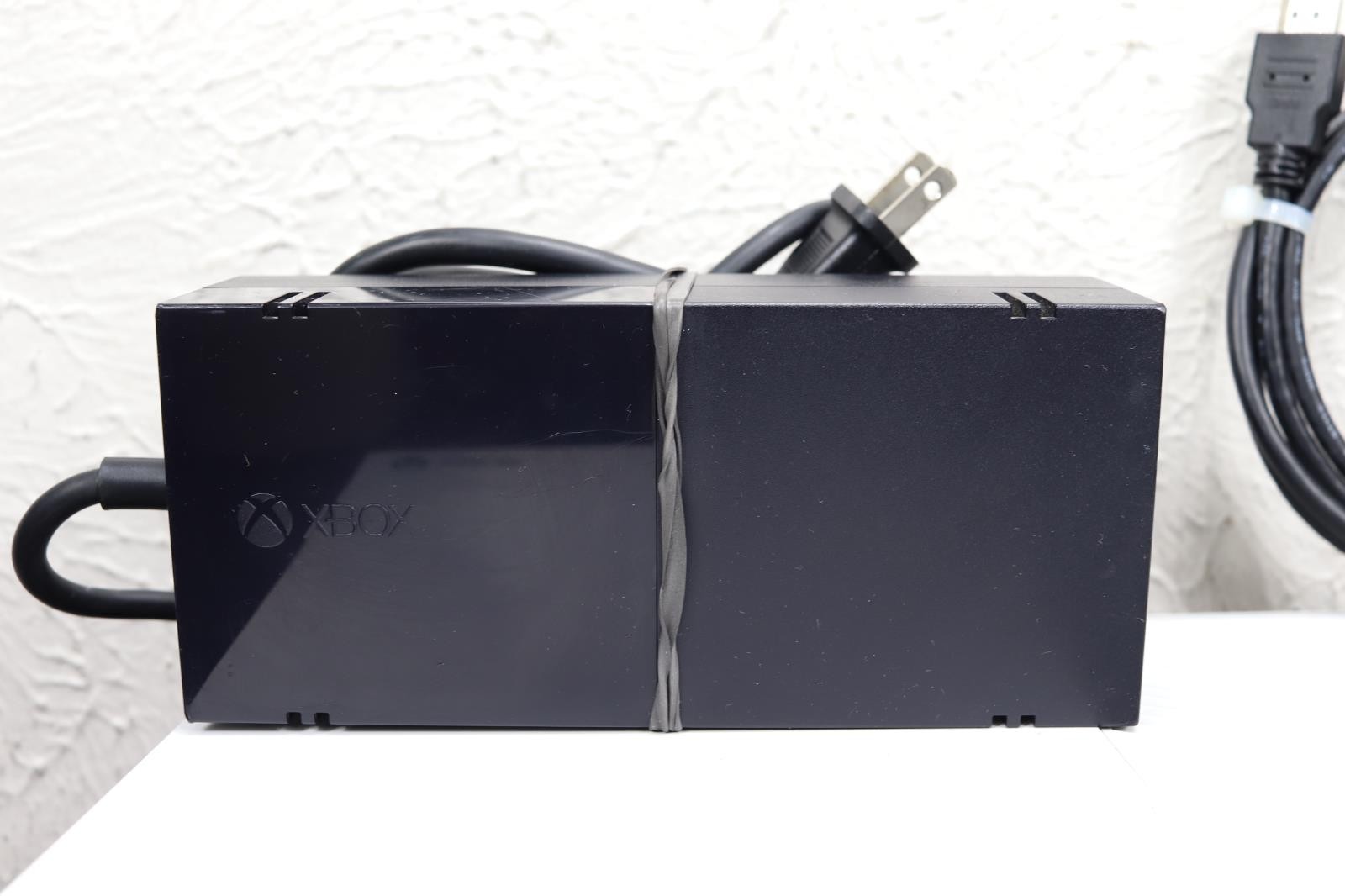 Microsoft Xbox One 1540 Gaming Console White 500GB Power HDMI Cable Controller