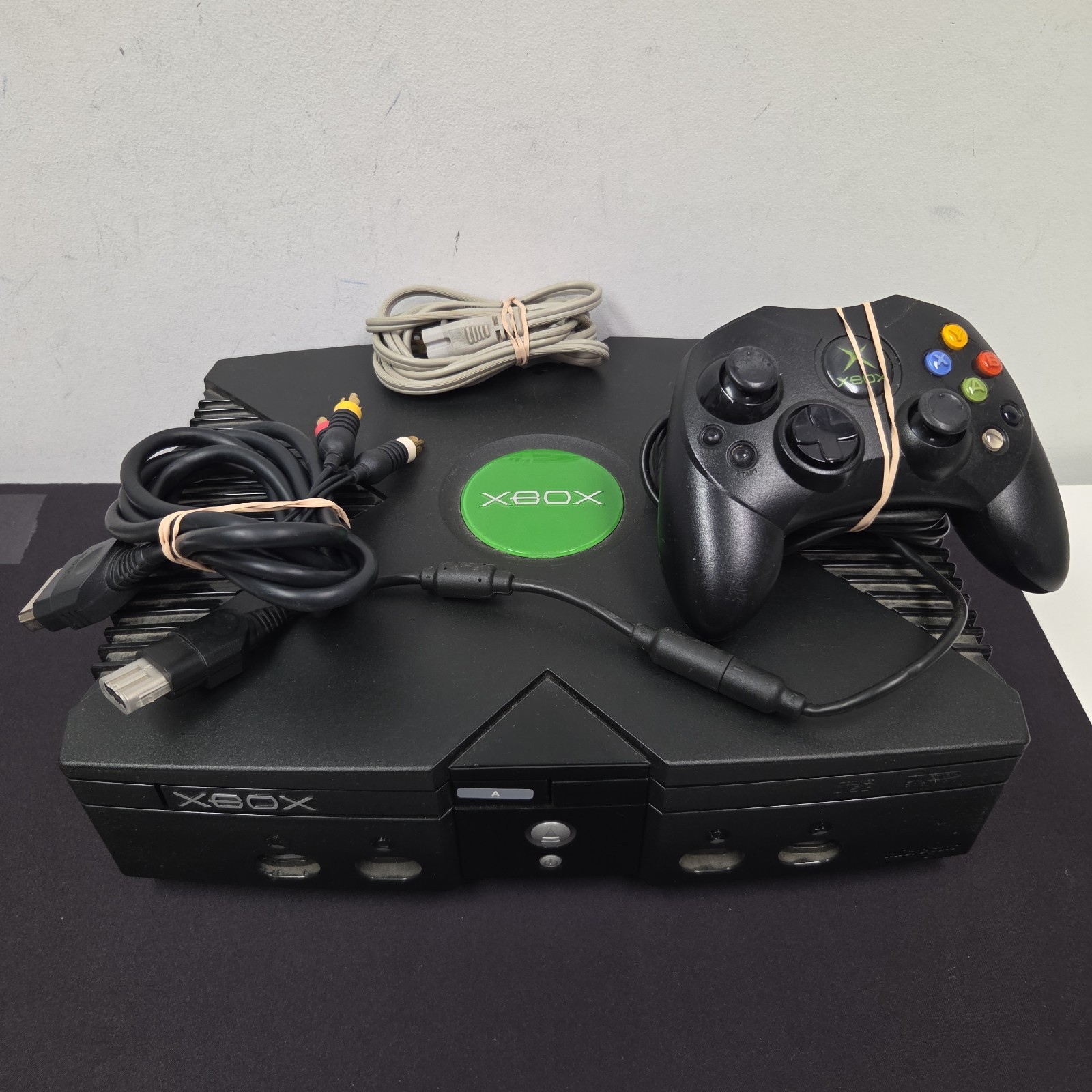 Original Microsoft Xbox System With Controller & Cables TESTED
