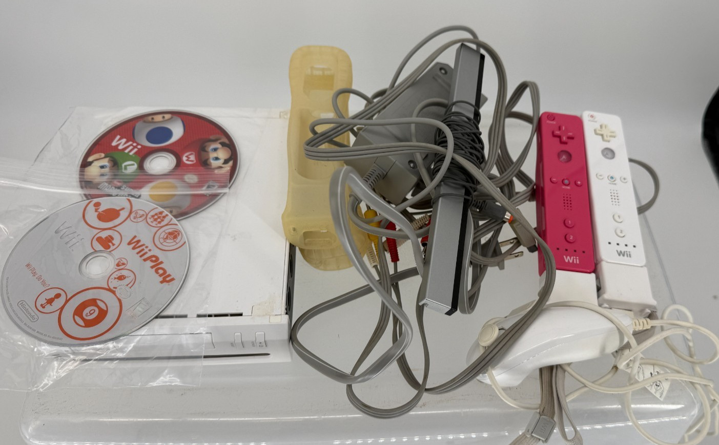 Nintendo Wii RVL-001 Console Bundle 2 Controllers Wii Sports Wii Play Tested