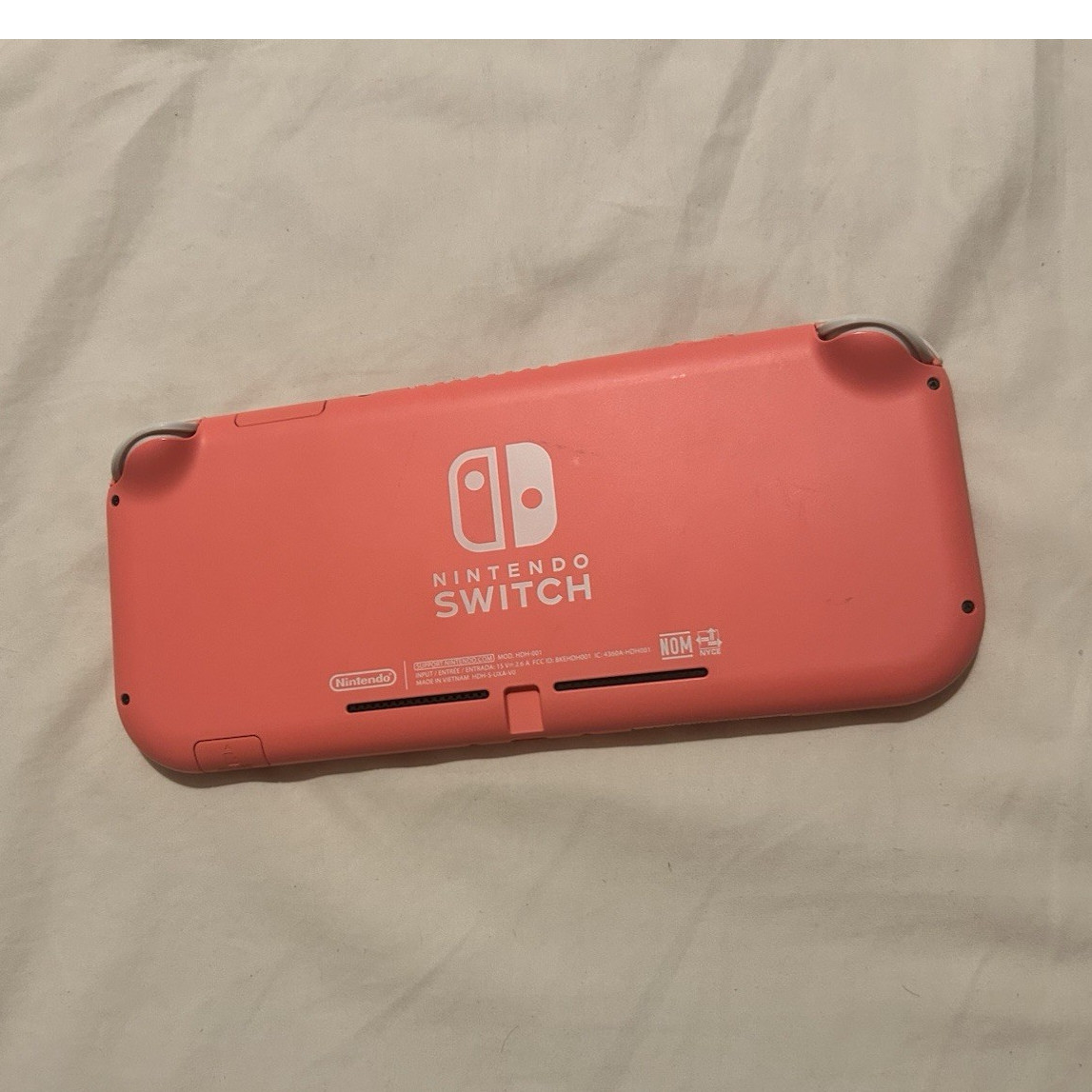 Nintendo Switch Lite Pink Handheld 32GB 720p USB-C Headphone Jack HDH-001