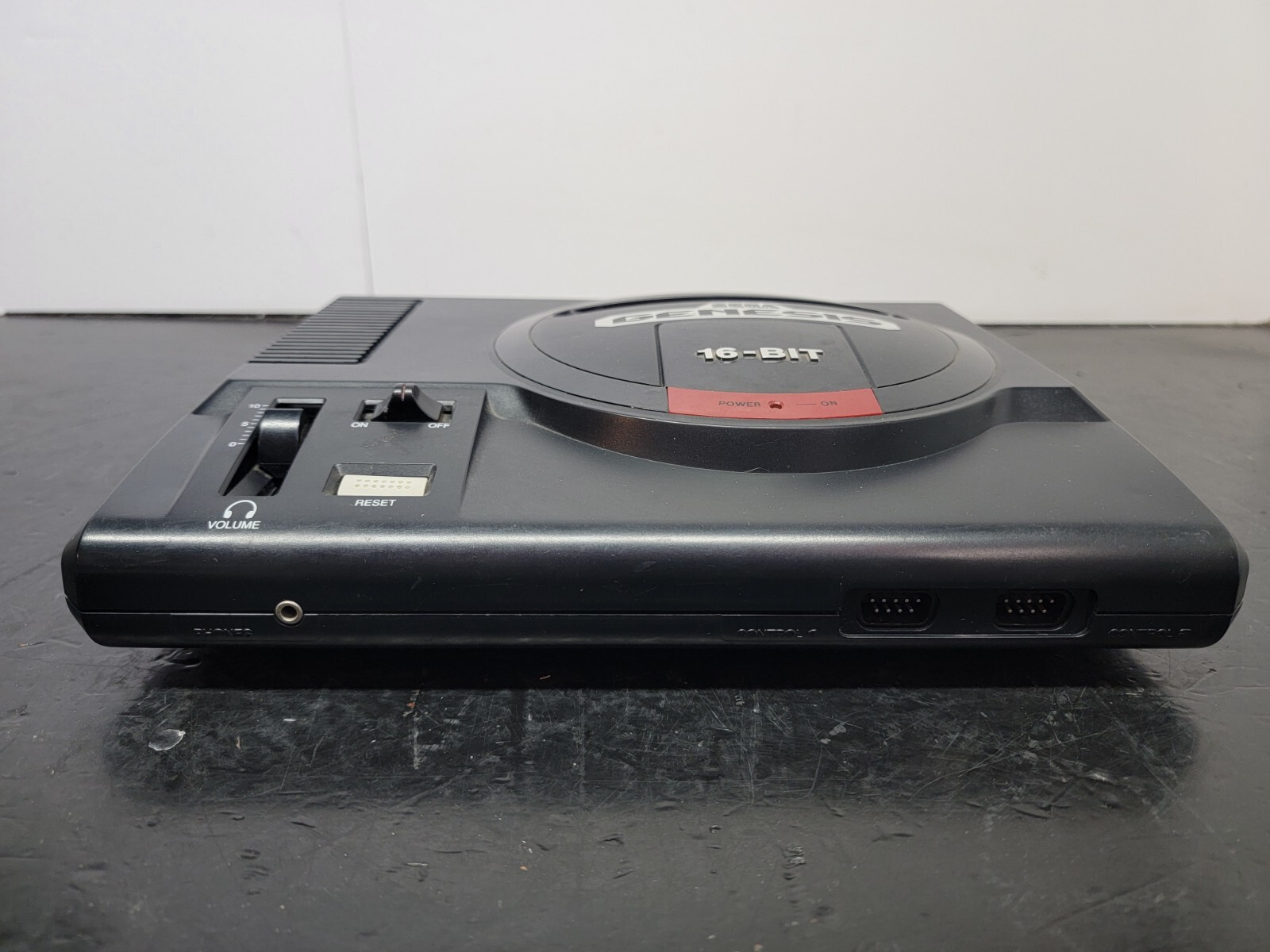 Original SEGA GENESIS Console MK-1601 System 2 Controller Games Rf Switch Bundle