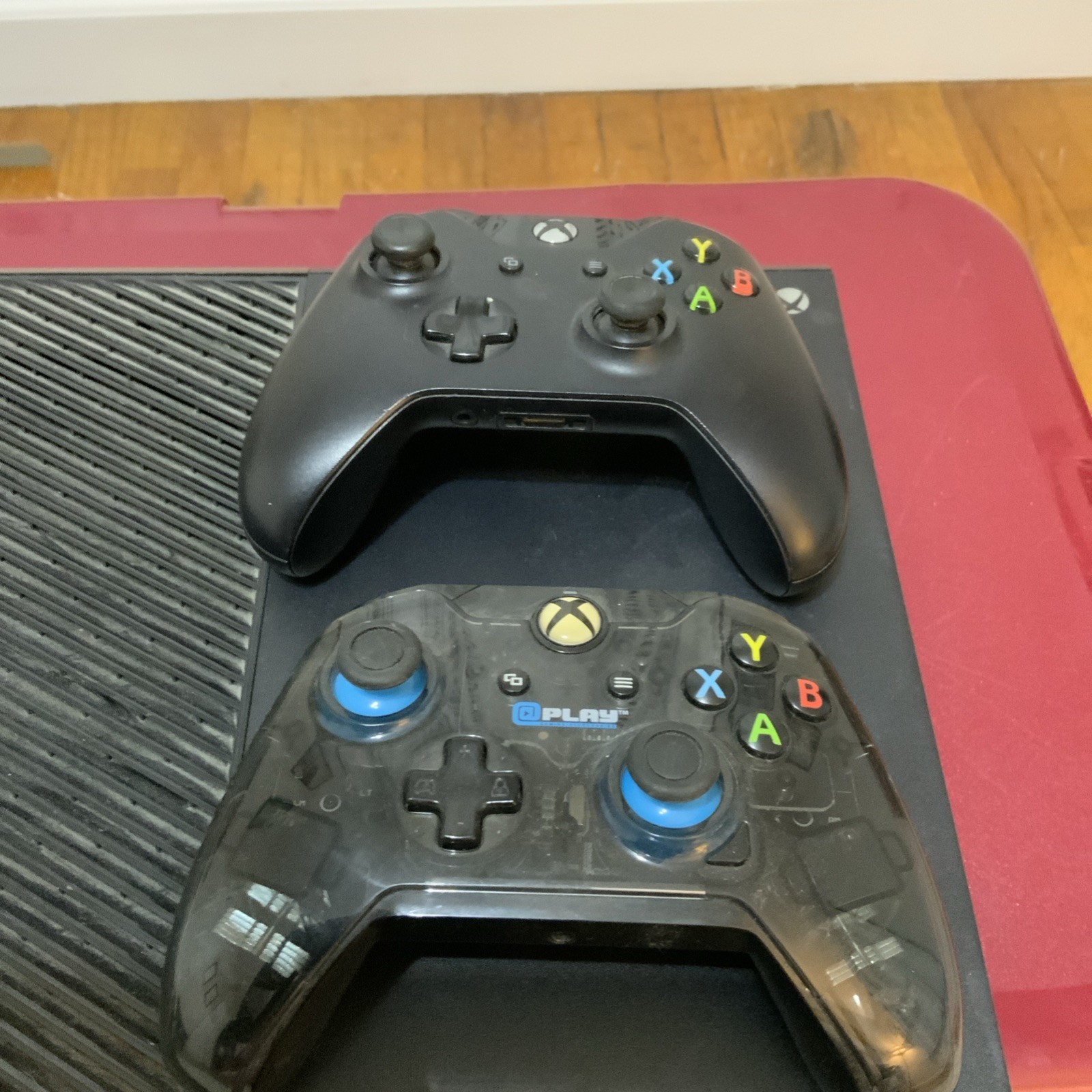 Microsoft Xbox One 500GB Black Console Model 1540 with 5 Controllers and Games!