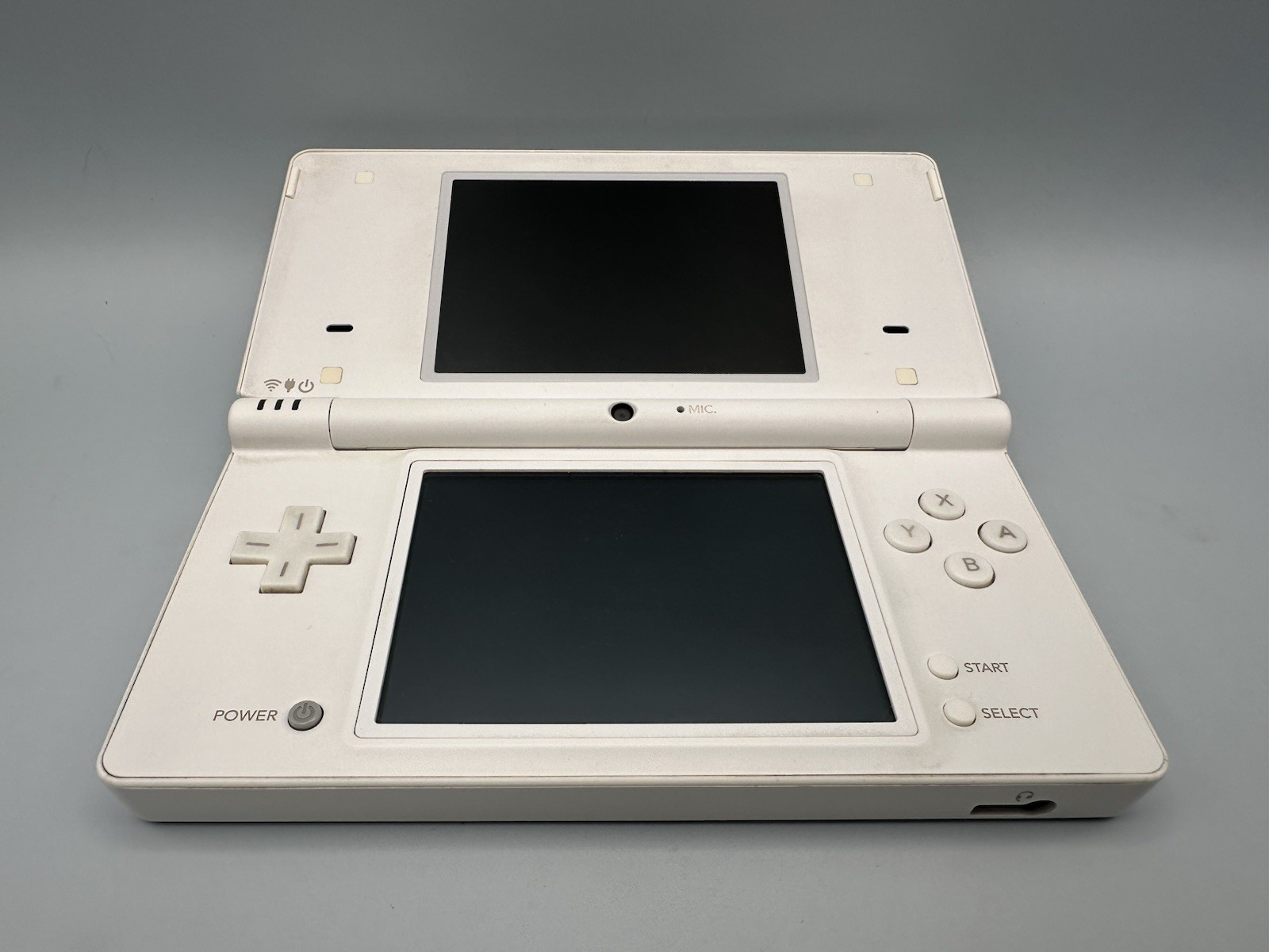 Nintendo DSi Arctic White (Japanese Import, region free) plus new charger