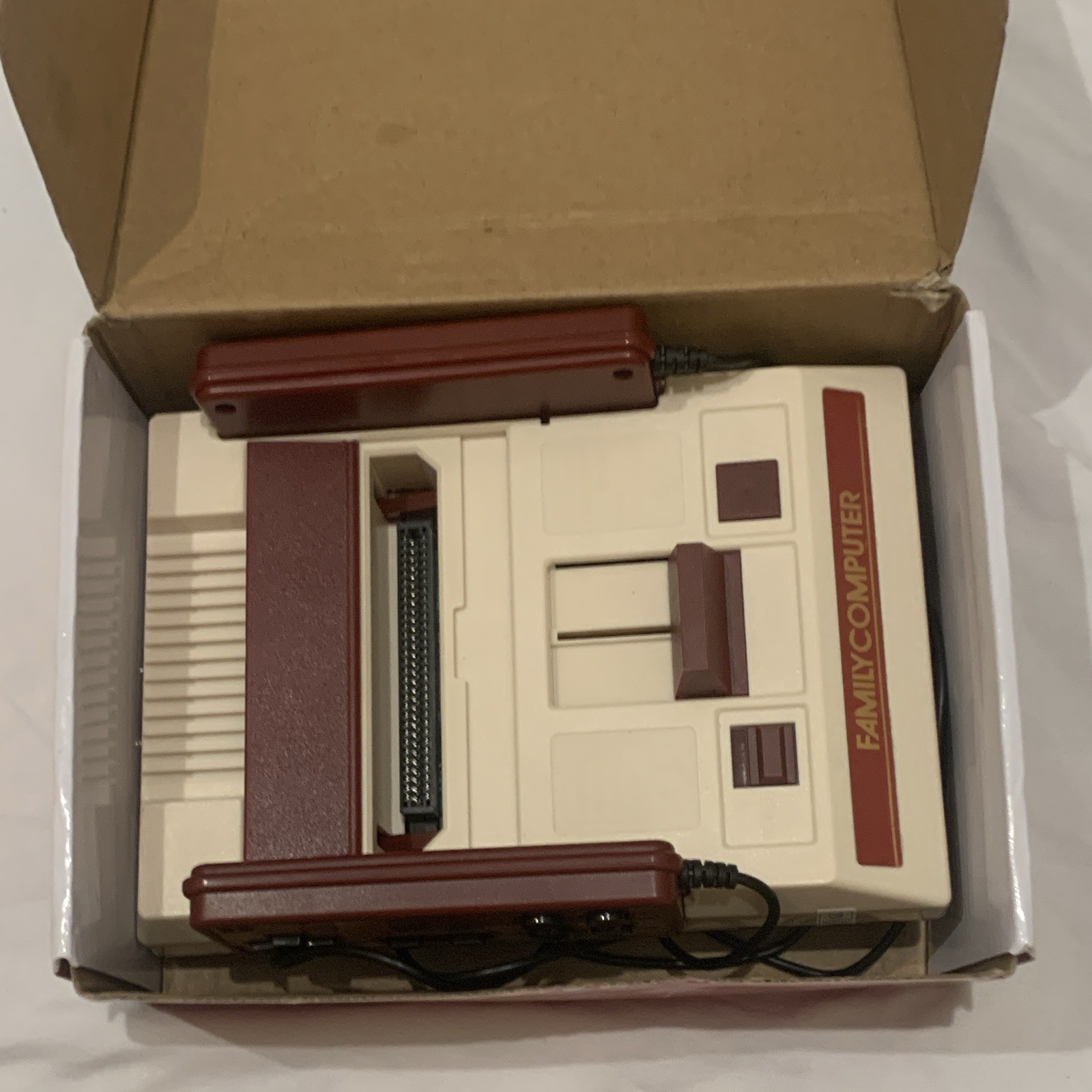FC COMPACT Console Family Computer 500 Built-In Games AV Beige/Red READ DESC