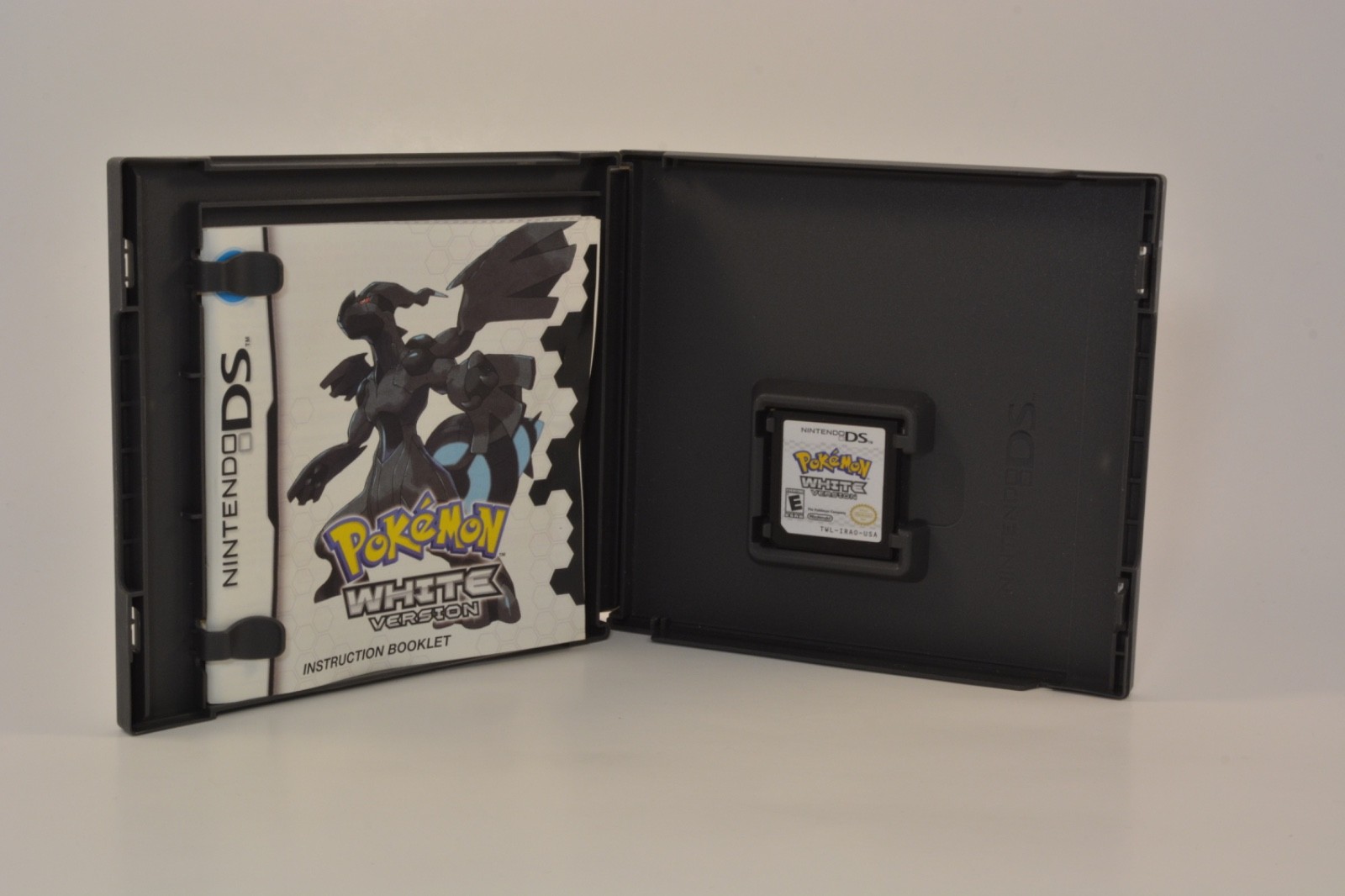 Nintendo DSi Light Blue Console & Pokemon White Version CIB Authentic Clean