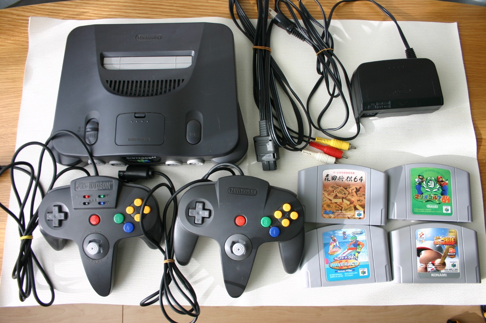 Nintendo64 Console Complete Set with Mario Golf64 /Japan Ver. 100V