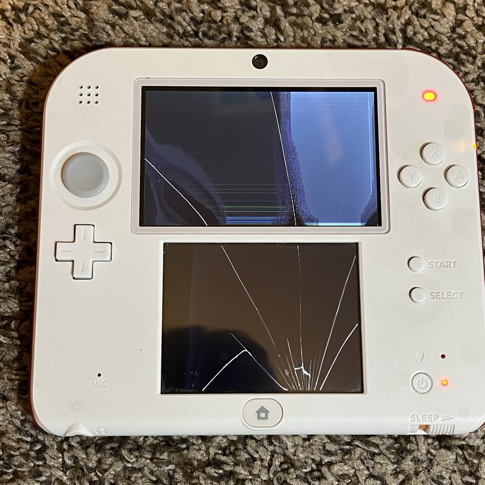 Nintendo 2DS Super Mario Bros. 2 Console Bundle – Scarlet Red Broken Screen