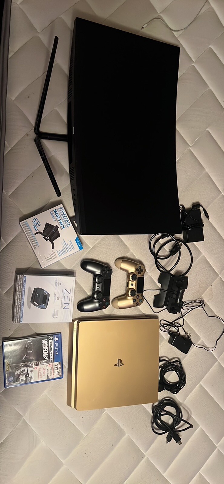 PlayStation 4 Bundle, Gold Ps4 Slim 1 Tb