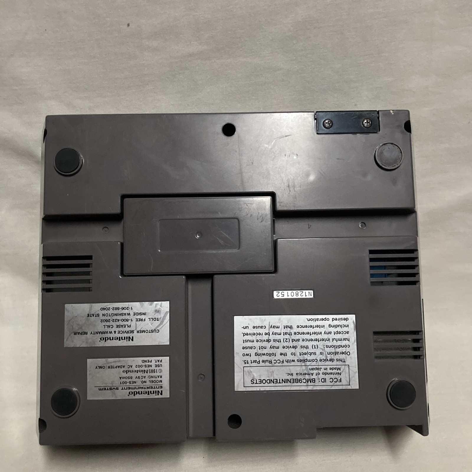 Nintendo NES console bundle + Super Mario Bros 1 2 3 and duck hunt ￼￼