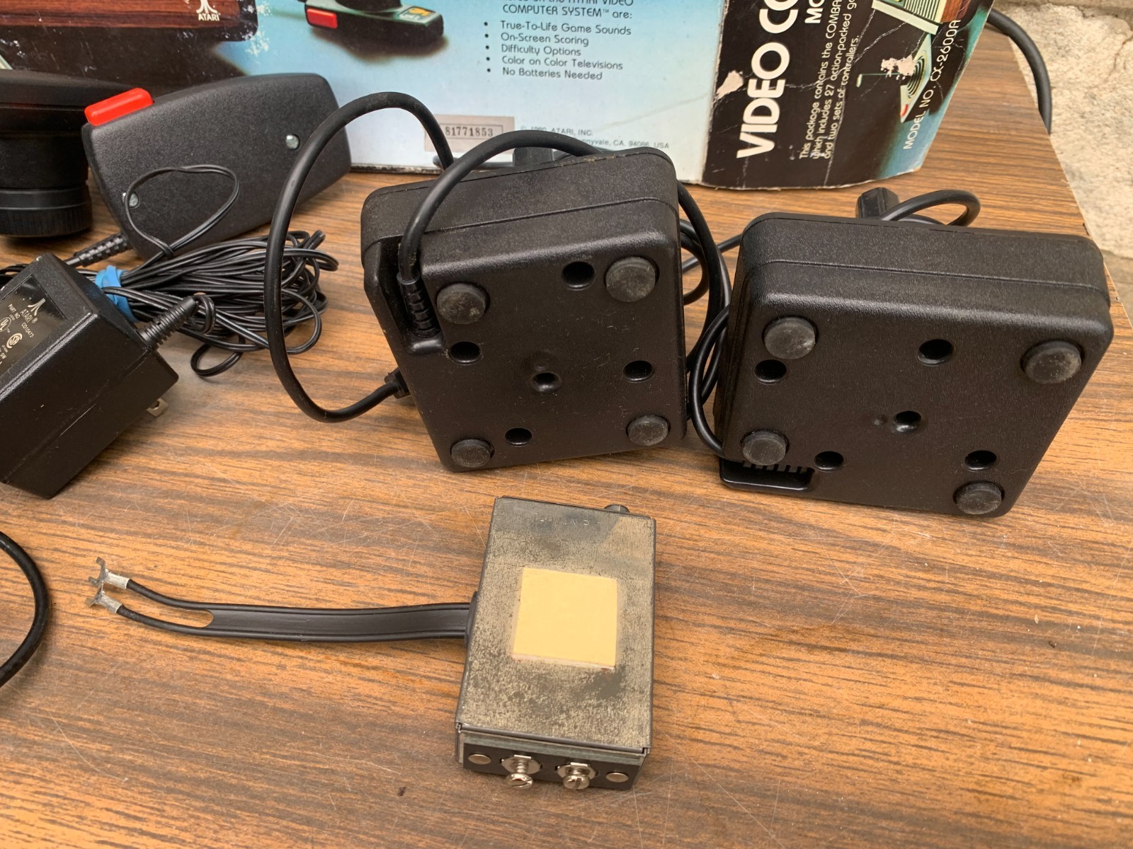 Atari CX-2600A Video Computer System Game Console W/ 2 Controllers Paddles & Box
