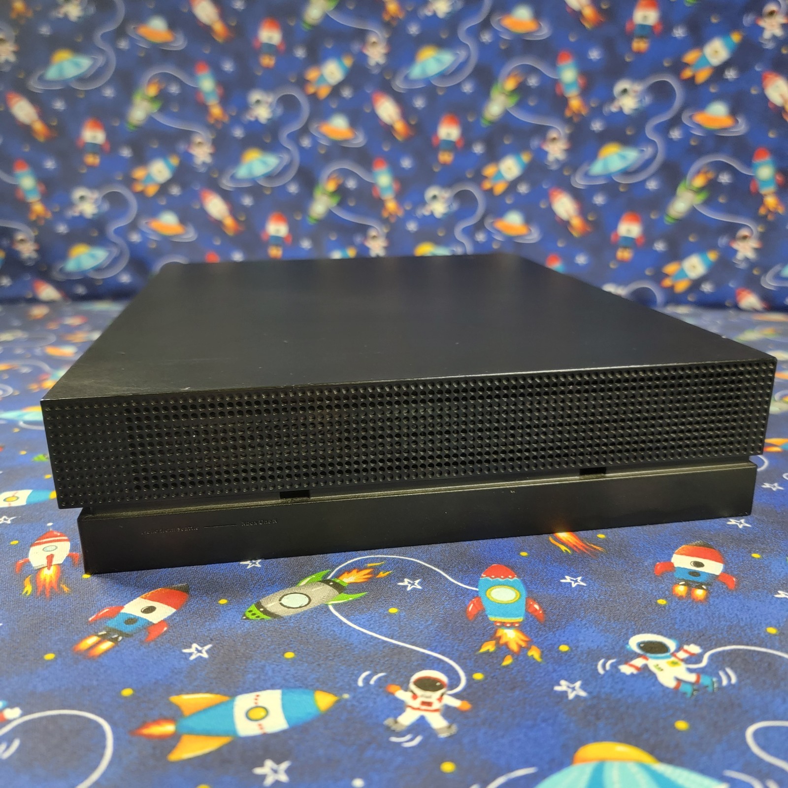 Microsoft Xbox One X Console Bundle 1TB (Model 1787) – Black – Tested/Works