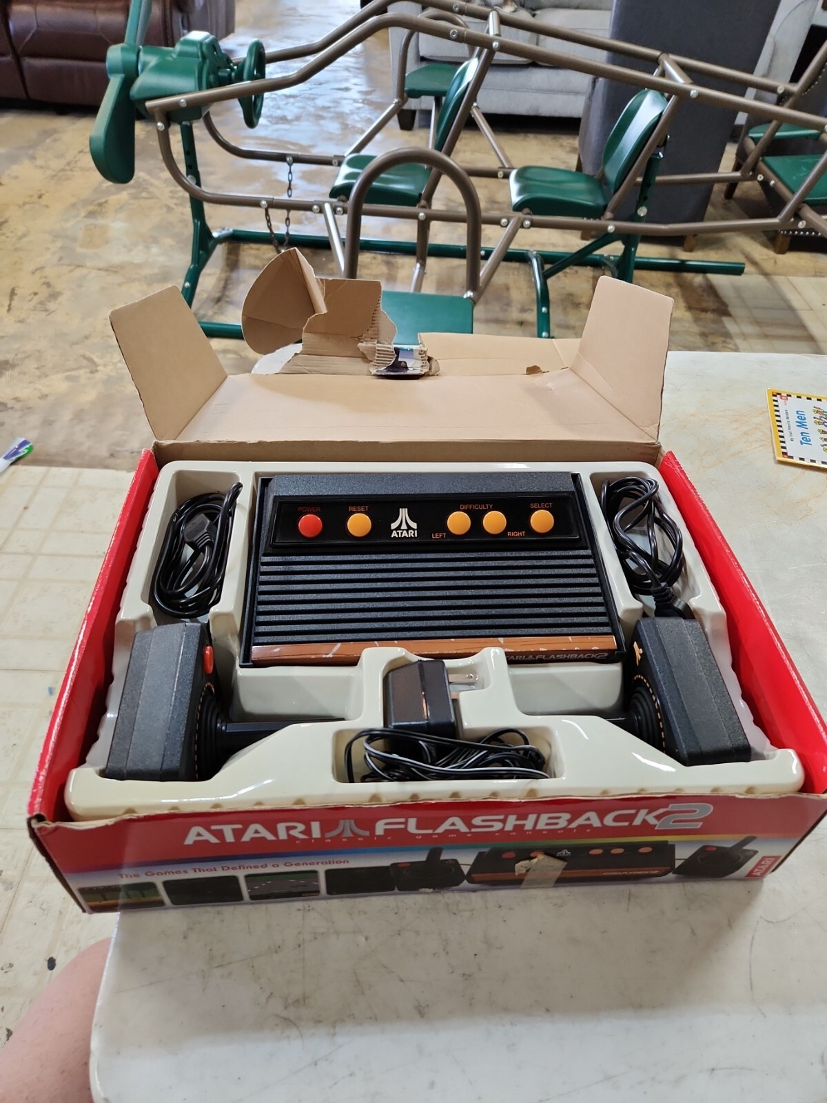 Atari Flashback 2 Classic Game Console 40 Built In Games 2 Controllers GUC