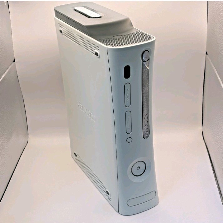 Microsoft Xbox 360 White Console, HDD, and the Simpsons hit and run game only