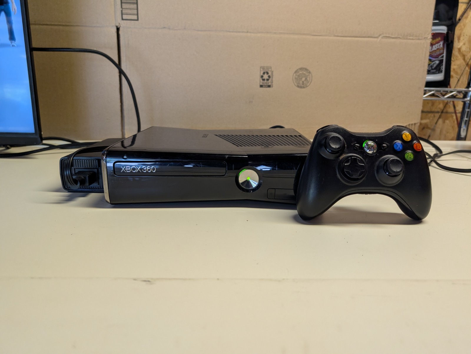 Microsoft Xbox 360 S Slim Console Bundle w/15 Games, Controller & Cord Read Desc
